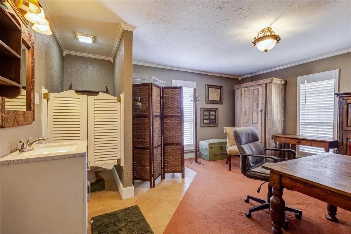 Single Family Residence For Sale in Hood County , 6515 Contrary Creek Road, Granbury, Texas 76048, 2 Bedroom, 2 Bathroom, Garage spaces, 1,225 Sqft, built in 1994, mls#21386456, Real Estate Agent in Granbury, Homes For Sale in Hood county, Homes For Sale in Granbury, Realtor in Granbury Texas, Real Estate Brokerage Independent Realty Texas, Luminita Cordes Realtor