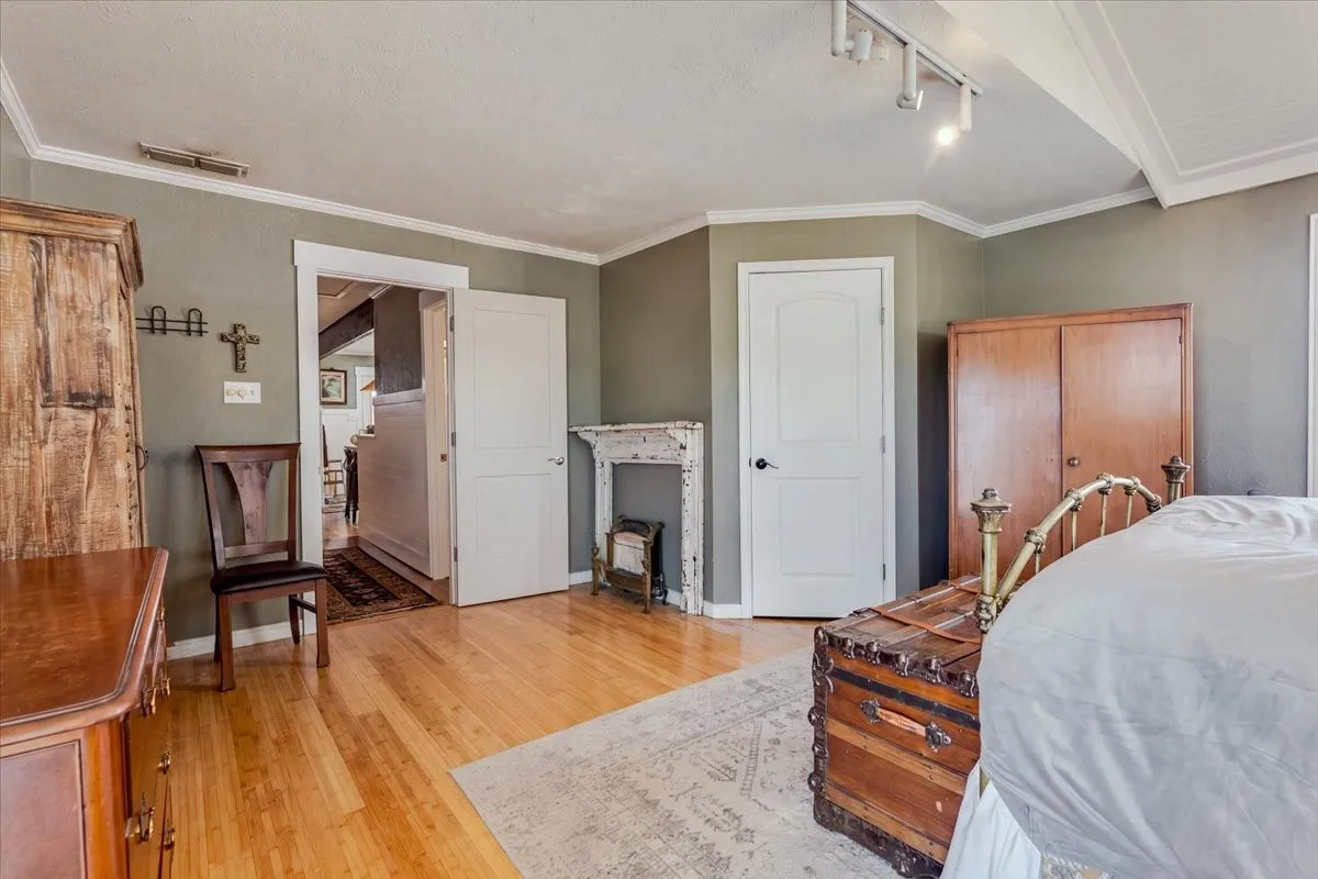 Single Family Residence For Sale in Hood County , 6515 Contrary Creek Road, Granbury, Texas 76048, 2 Bedroom, 2 Bathroom, Garage spaces, 1,225 Sqft, built in 1994, mls#21386456, Real Estate Agent in Granbury, Homes For Sale in Hood county, Homes For Sale in Granbury, Realtor in Granbury Texas, Real Estate Brokerage Independent Realty Texas, Luminita Cordes Realtor