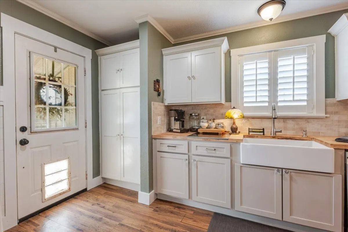 Single Family Residence For Sale in Hood County , 6515 Contrary Creek Road, Granbury, Texas 76048, 2 Bedroom, 2 Bathroom, Garage spaces, 1,225 Sqft, built in 1994, mls#21386456, Real Estate Agent in Granbury, Homes For Sale in Hood county, Homes For Sale in Granbury, Realtor in Granbury Texas, Real Estate Brokerage Independent Realty Texas, Luminita Cordes Realtor