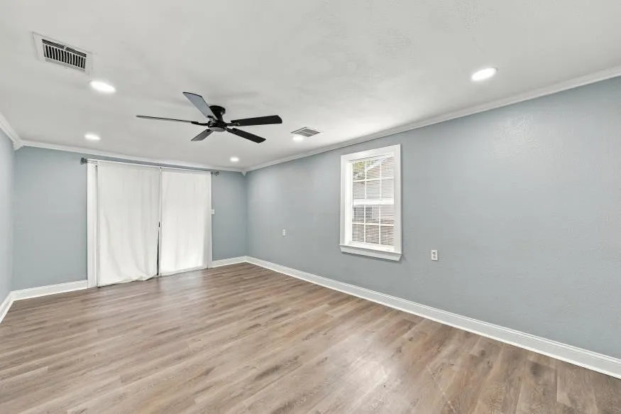 Single Family Residence For Sale in Mc Lennan County , 3120 N 17th Street, Waco, Texas 76708, 3 Bedroom, 1 Bathroom, Garage spaces, 1,116 Sqft, built in 1950, mls#21385994, Real Estate Agent in Waco, Homes For Sale in Mc Lennan county, Homes For Sale in Waco, Realtor in Waco Texas, Real Estate Brokerage Independent Realty Texas, Luminita Cordes Realtor