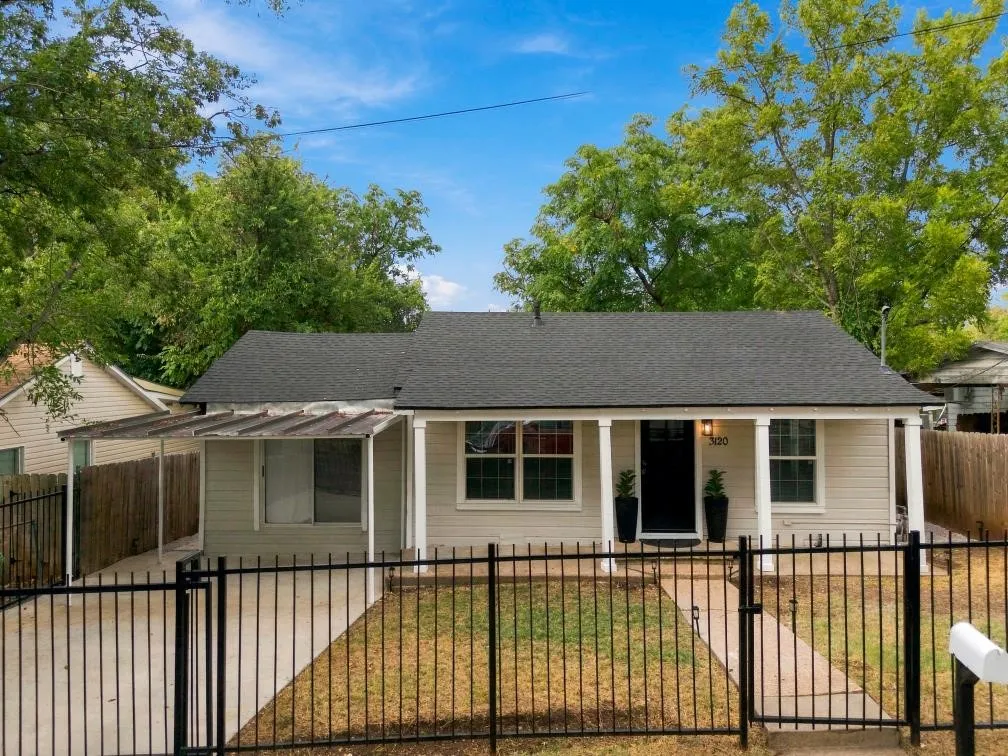 Single Family Residence For Sale in Mc Lennan County , 3120 N 17th Street, Waco, Texas 76708, 3 Bedroom, 1 Bathroom, Garage spaces, 1,116 Sqft, built in 1950, mls#21385994, Real Estate Agent in Waco, Homes For Sale in Mc Lennan county, Homes For Sale in Waco, Realtor in Waco Texas, Real Estate Brokerage Independent Realty Texas, Luminita Cordes Realtor