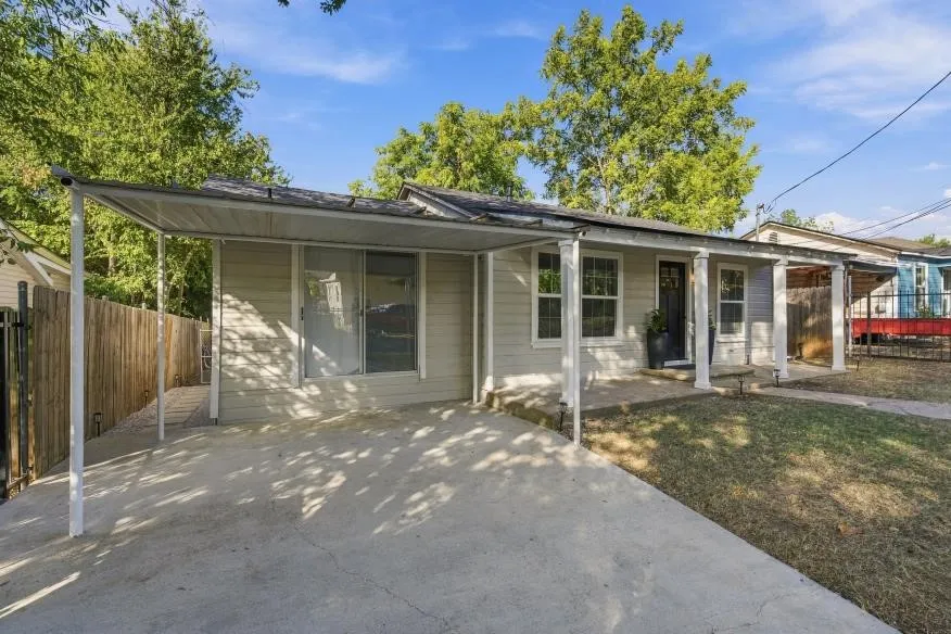 Single Family Residence For Sale in Mc Lennan County , 3120 N 17th Street, Waco, Texas 76708, 3 Bedroom, 1 Bathroom, Garage spaces, 1,116 Sqft, built in 1950, mls#21385994, Real Estate Agent in Waco, Homes For Sale in Mc Lennan county, Homes For Sale in Waco, Realtor in Waco Texas, Real Estate Brokerage Independent Realty Texas, Luminita Cordes Realtor