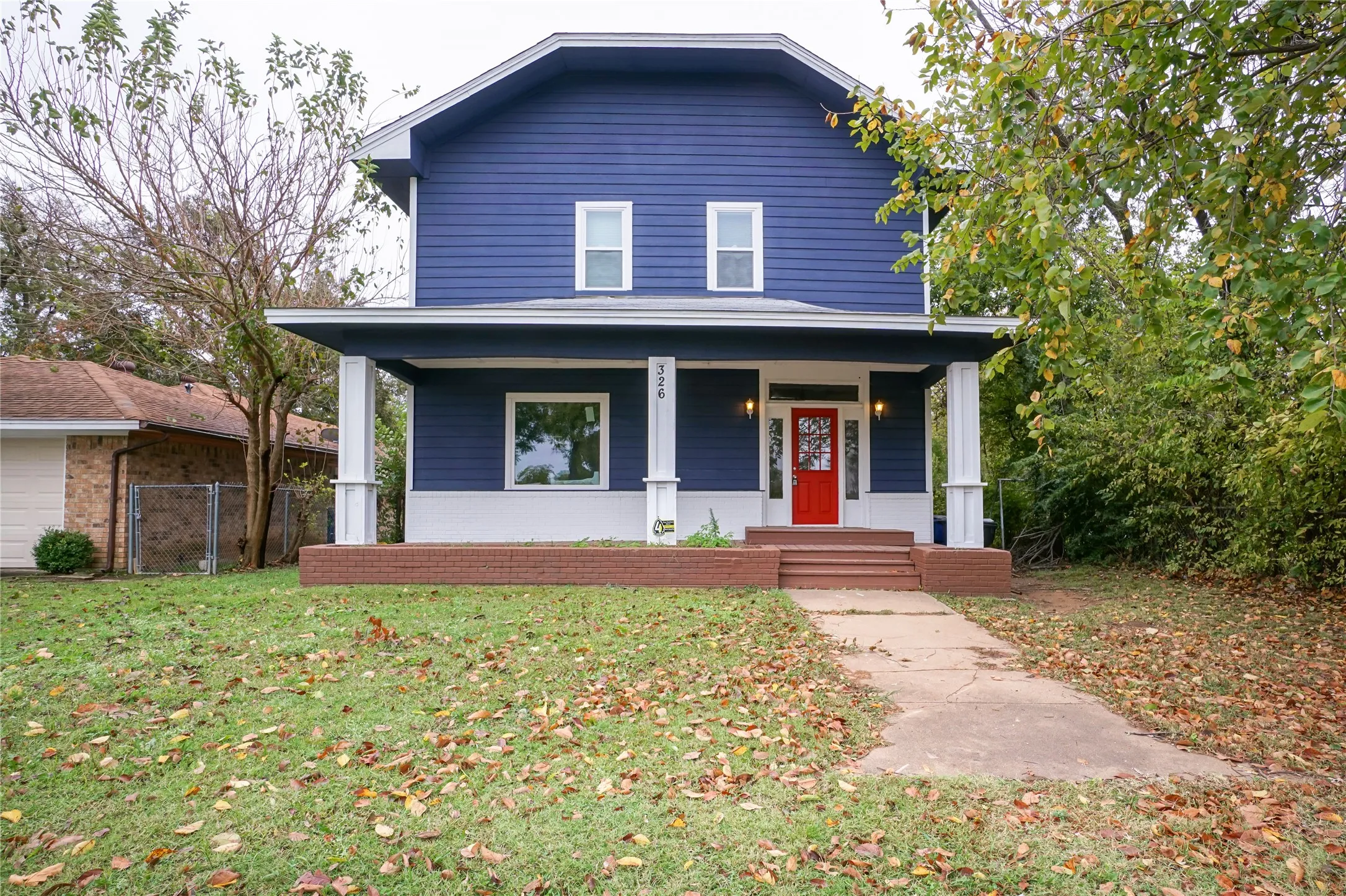 Apartment For Rent in Grayson County , 326 W Sears Street 202, Denison, Texas 75020, 2 Bedroom, 1 Bathroom, Garage spaces, 680 Sqft, built in 1910, mls#21386733, Real Estate Agent in Denison, Homes For Rent in Grayson county, Homes For Rent in Denison, Realtor in Denison Texas, Real Estate Brokerage Independent Realty Texas, Luminita Cordes Realtor