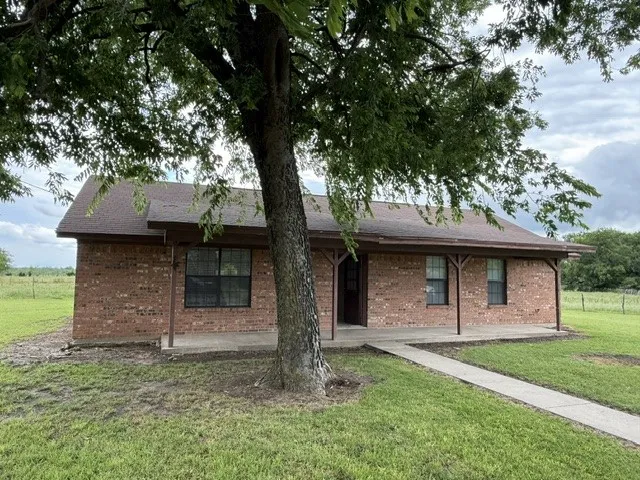 Single Family Residence For Rent in Delta County , TBD N of Hwy 24 Between County Rd, Klondike, Texas 75448, 3 Bedroom, 2 Bathroom, Garage spaces, 1,842 Sqft, built in 1975, mls#21386746, Real Estate Agent in Klondike, Homes For Rent in Delta county, Homes For Rent in Klondike, Realtor in Klondike Texas, Real Estate Brokerage Independent Realty Texas, Luminita Cordes Realtor
