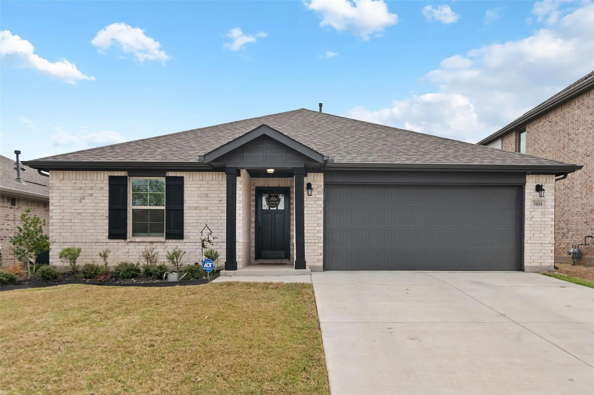 Single Family Residence For Rent in Denton County , 5404 Everly Court, Denton, Texas 76207, 3 Bedroom, 2 Bathroom, 2 Garage spaces, 1,700 Sqft, built in 2020, mls#21386173, Real Estate Agent in Denton, Homes For Rent in Denton county, Homes For Rent in Denton, Realtor in Denton Texas, Real Estate Brokerage Independent Realty Texas, Luminita Cordes Realtor