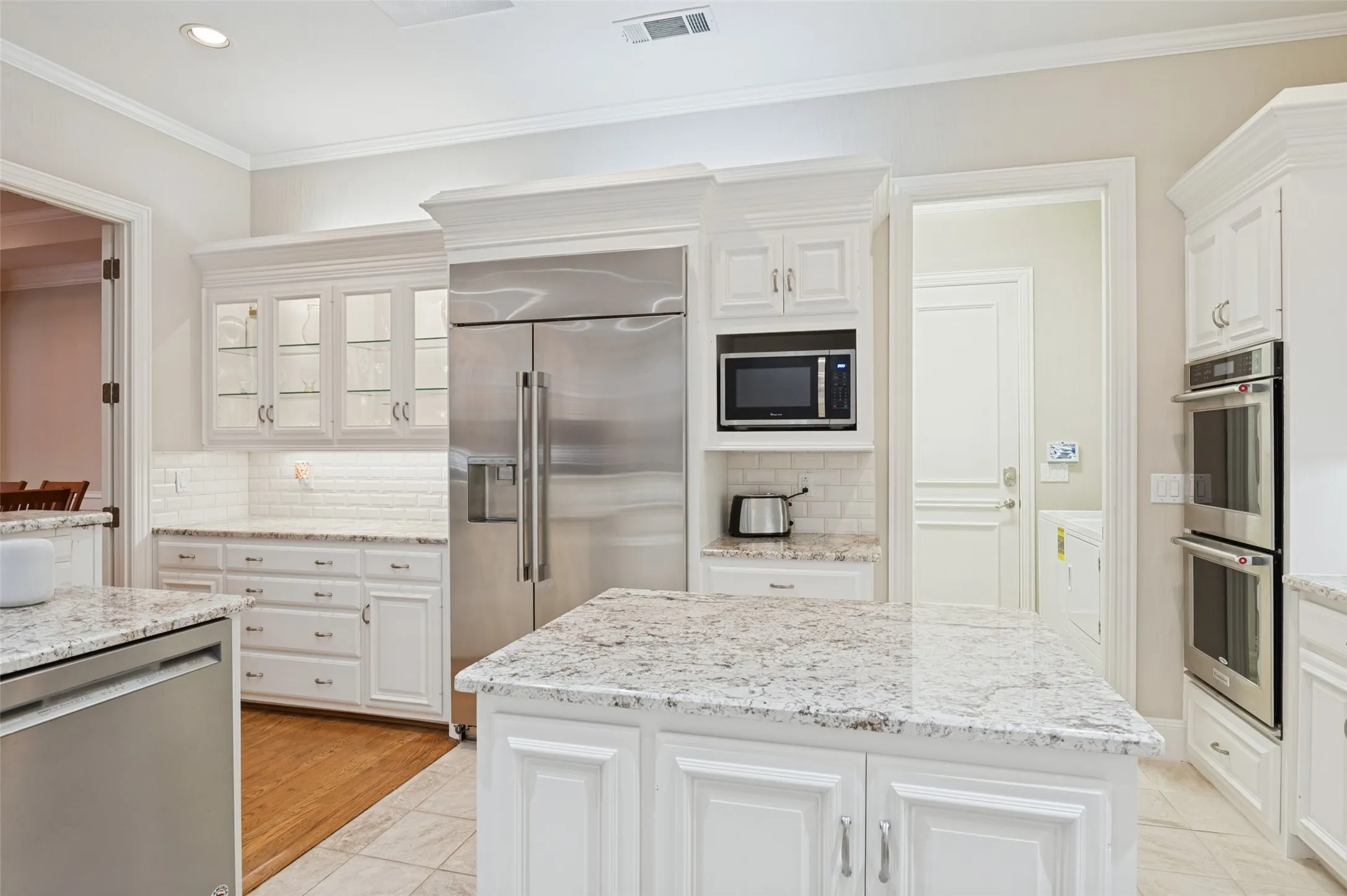 Single Family Residence For Sale in Collin County , 5929 Newgate Lane, Plano, Texas 75093, 3 Bedroom, 3 Bathroom, 2 Garage spaces, 2,734 Sqft, built in 1995, mls#21383878, Real Estate Agent in Plano, Homes For Sale in Collin county, Homes For Sale in Plano, Realtor in Plano Texas, Real Estate Brokerage Independent Realty Texas, Luminita Cordes Realtor