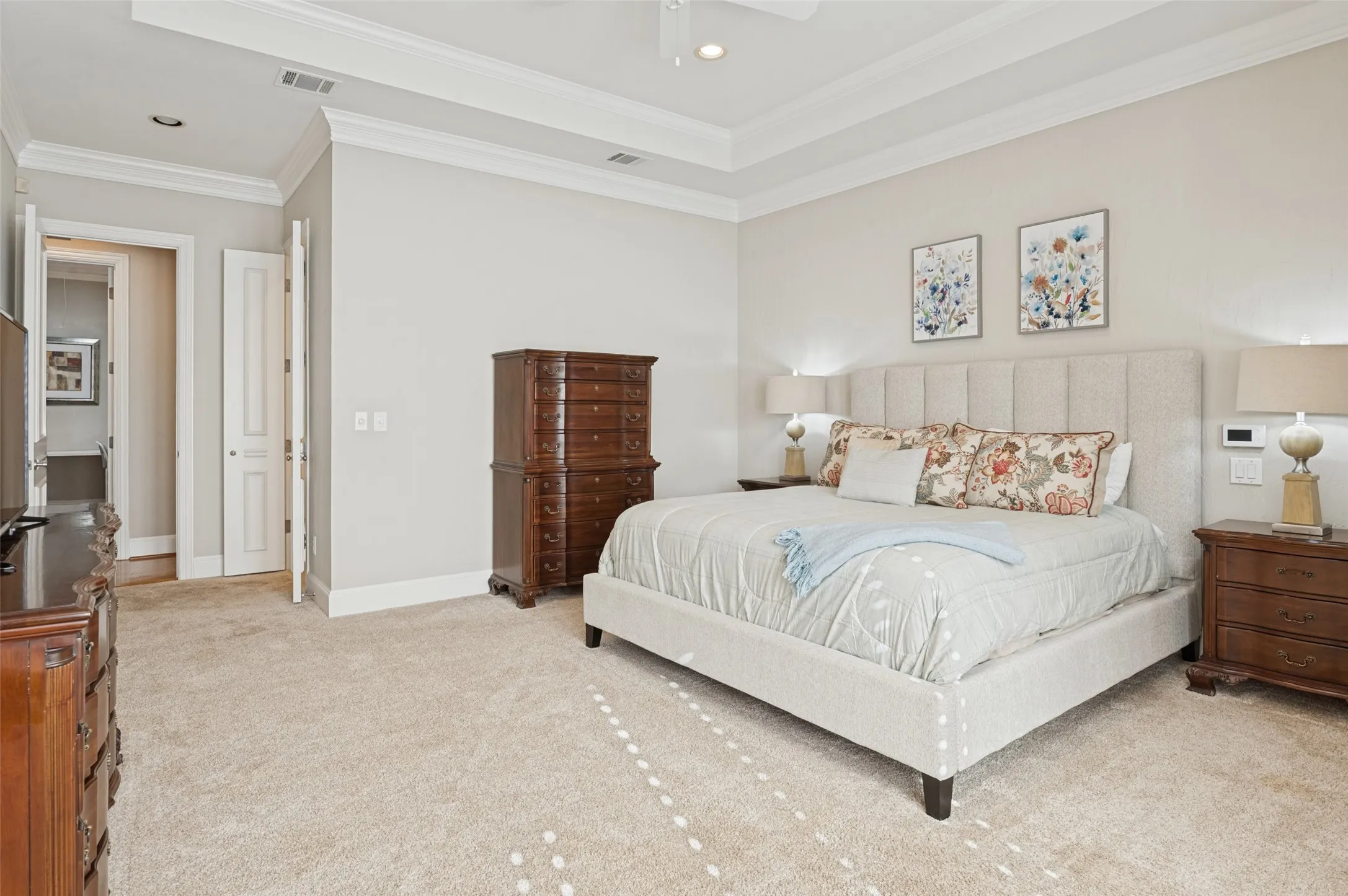 Single Family Residence For Sale in Collin County , 5929 Newgate Lane, Plano, Texas 75093, 3 Bedroom, 3 Bathroom, 2 Garage spaces, 2,734 Sqft, built in 1995, mls#21383878, Real Estate Agent in Plano, Homes For Sale in Collin county, Homes For Sale in Plano, Realtor in Plano Texas, Real Estate Brokerage Independent Realty Texas, Luminita Cordes Realtor