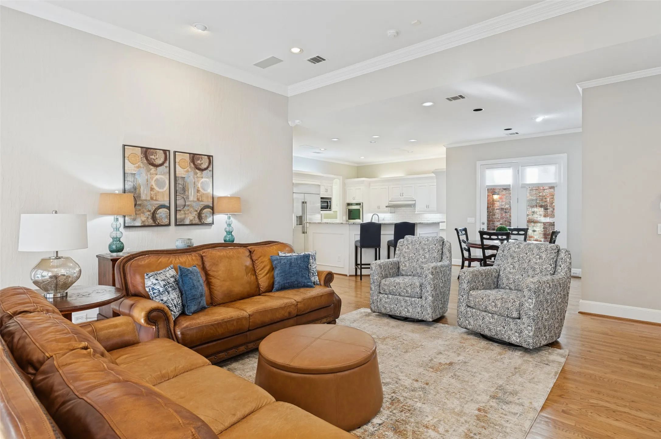 Single Family Residence For Sale in Collin County , 5929 Newgate Lane, Plano, Texas 75093, 3 Bedroom, 3 Bathroom, 2 Garage spaces, 2,734 Sqft, built in 1995, mls#21383878, Real Estate Agent in Plano, Homes For Sale in Collin county, Homes For Sale in Plano, Realtor in Plano Texas, Real Estate Brokerage Independent Realty Texas, Luminita Cordes Realtor