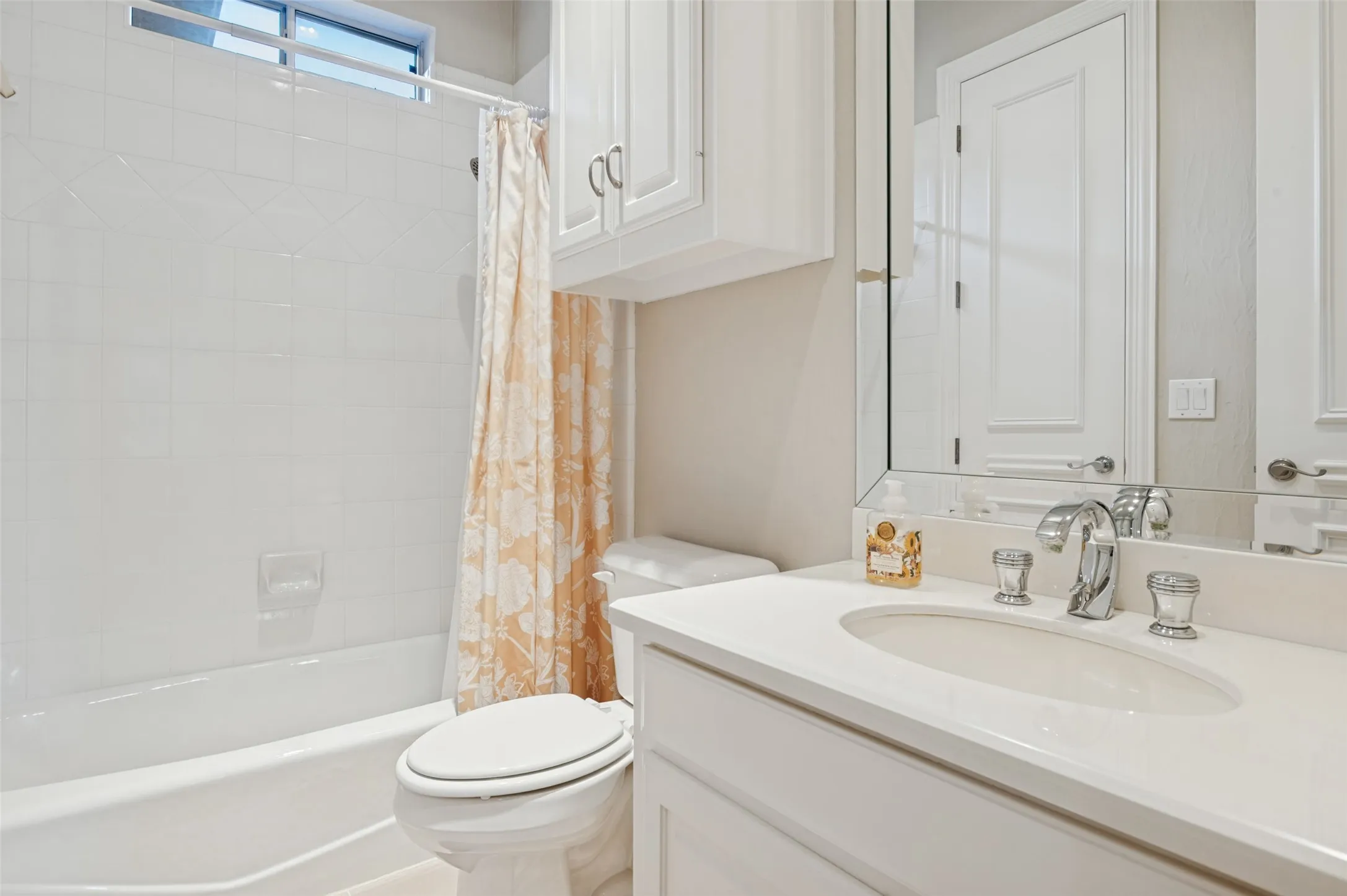 Single Family Residence For Sale in Collin County , 5929 Newgate Lane, Plano, Texas 75093, 3 Bedroom, 3 Bathroom, 2 Garage spaces, 2,734 Sqft, built in 1995, mls#21383878, Real Estate Agent in Plano, Homes For Sale in Collin county, Homes For Sale in Plano, Realtor in Plano Texas, Real Estate Brokerage Independent Realty Texas, Luminita Cordes Realtor