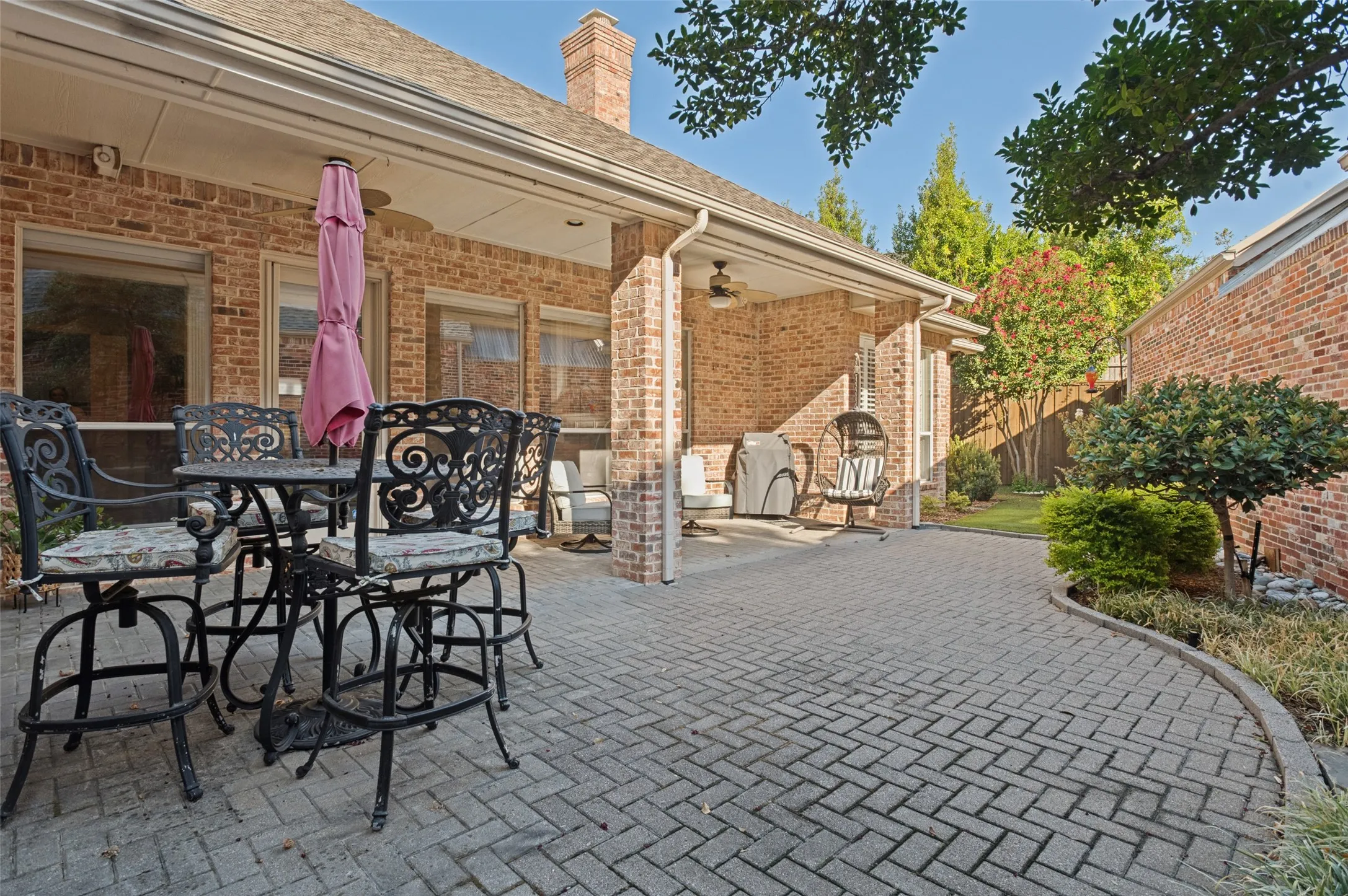 Single Family Residence For Sale in Collin County , 5929 Newgate Lane, Plano, Texas 75093, 3 Bedroom, 3 Bathroom, 2 Garage spaces, 2,734 Sqft, built in 1995, mls#21383878, Real Estate Agent in Plano, Homes For Sale in Collin county, Homes For Sale in Plano, Realtor in Plano Texas, Real Estate Brokerage Independent Realty Texas, Luminita Cordes Realtor