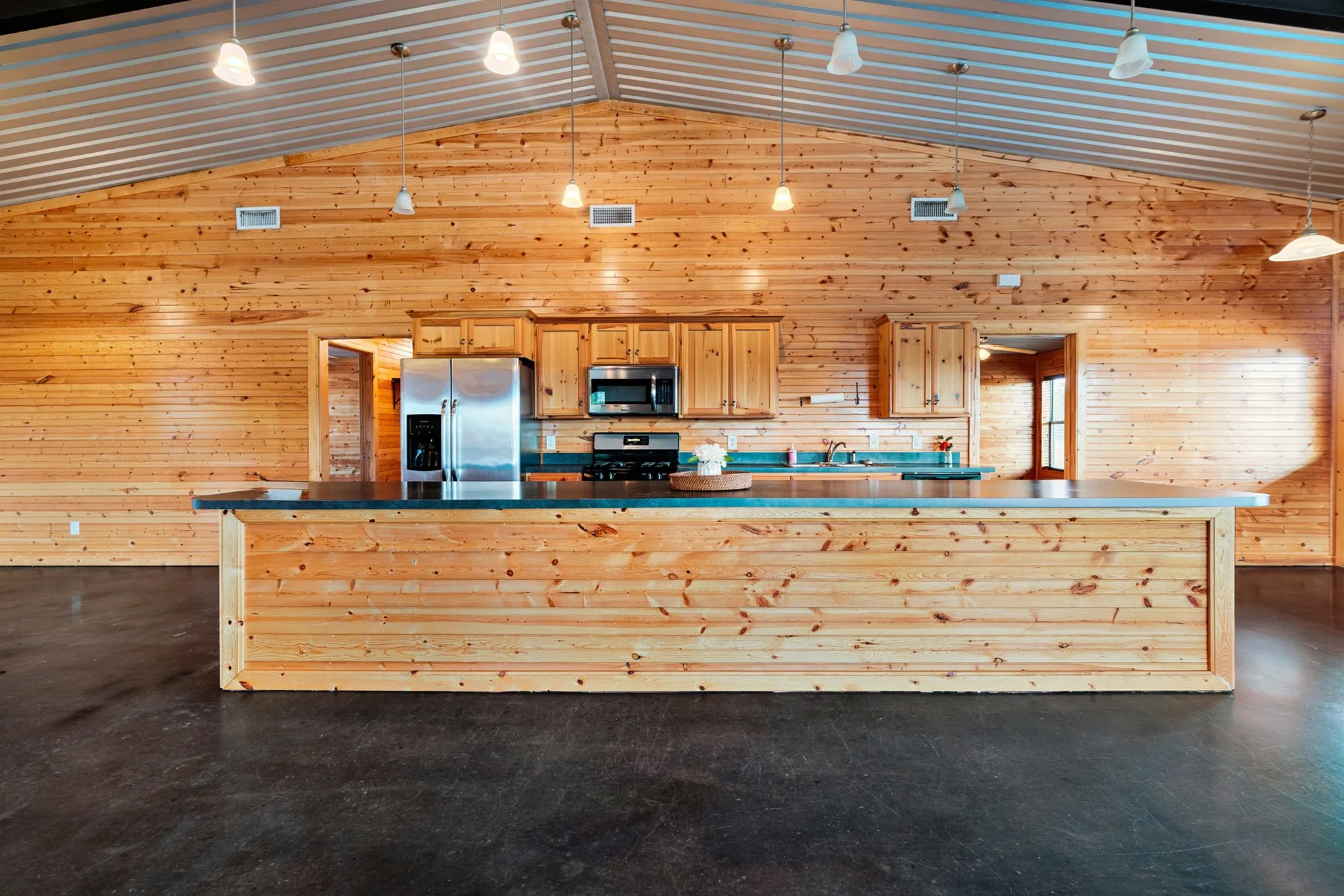 Farm For Sale in Lamar County , 2078 Farm Road 2122, Roxton, Texas 75477, 2 Bedroom, 2 Bathroom, Garage spaces, 2,016 Sqft, built in 2015, mls#21385750, Real Estate Agent in Roxton, Homes For Sale in Lamar county, Homes For Sale in Roxton, Realtor in Roxton Texas, Real Estate Brokerage Independent Realty Texas, Luminita Cordes Realtor