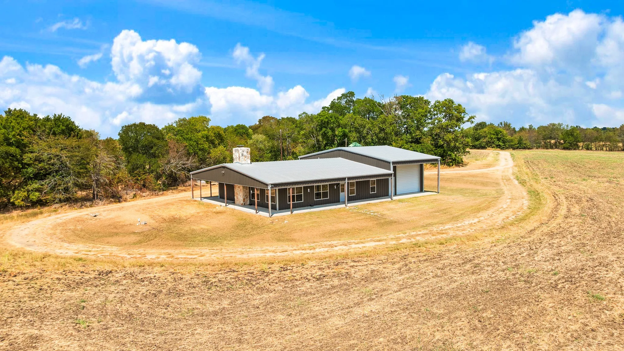 Farm For Sale in Lamar County , 2078 Farm Road 2122, Roxton, Texas 75477, 2 Bedroom, 2 Bathroom, Garage spaces, 2,016 Sqft, built in 2015, mls#21385750, Real Estate Agent in Roxton, Homes For Sale in Lamar county, Homes For Sale in Roxton, Realtor in Roxton Texas, Real Estate Brokerage Independent Realty Texas, Luminita Cordes Realtor