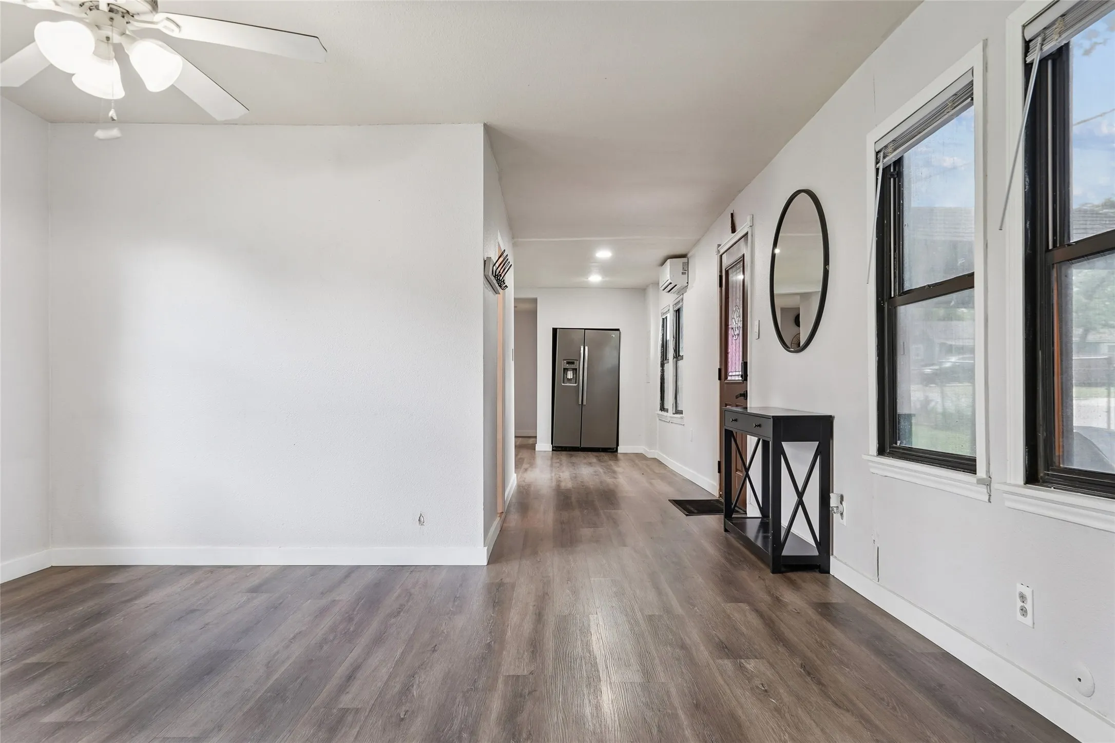 Single Family Residence For Sale in Tarrant County , 7616 Osage Trail, Lake Worth, Texas 76135, 3 Bedroom, 2 Bathroom, Garage spaces, 1,166 Sqft, built in 1946, mls#21386745, Real Estate Agent in Lake Worth, Homes For Sale in Tarrant county, Homes For Sale in Lake Worth, Realtor in Lake Worth Texas, Real Estate Brokerage Independent Realty Texas, Luminita Cordes Realtor