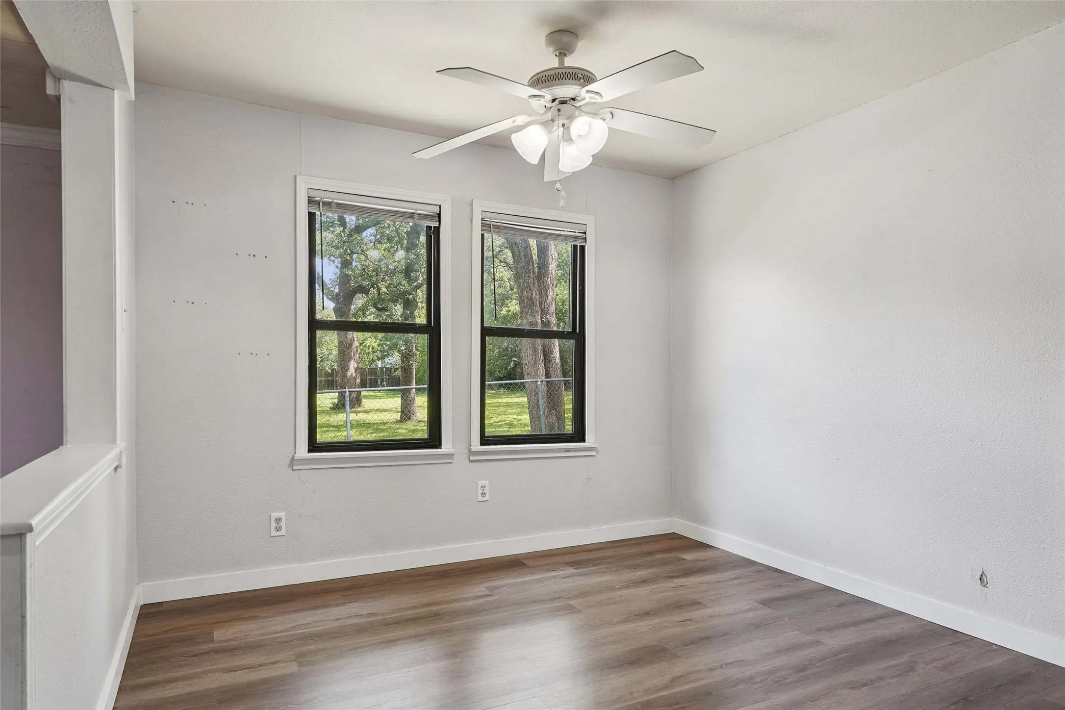 Single Family Residence For Sale in Tarrant County , 7616 Osage Trail, Lake Worth, Texas 76135, 3 Bedroom, 2 Bathroom, Garage spaces, 1,166 Sqft, built in 1946, mls#21386745, Real Estate Agent in Lake Worth, Homes For Sale in Tarrant county, Homes For Sale in Lake Worth, Realtor in Lake Worth Texas, Real Estate Brokerage Independent Realty Texas, Luminita Cordes Realtor