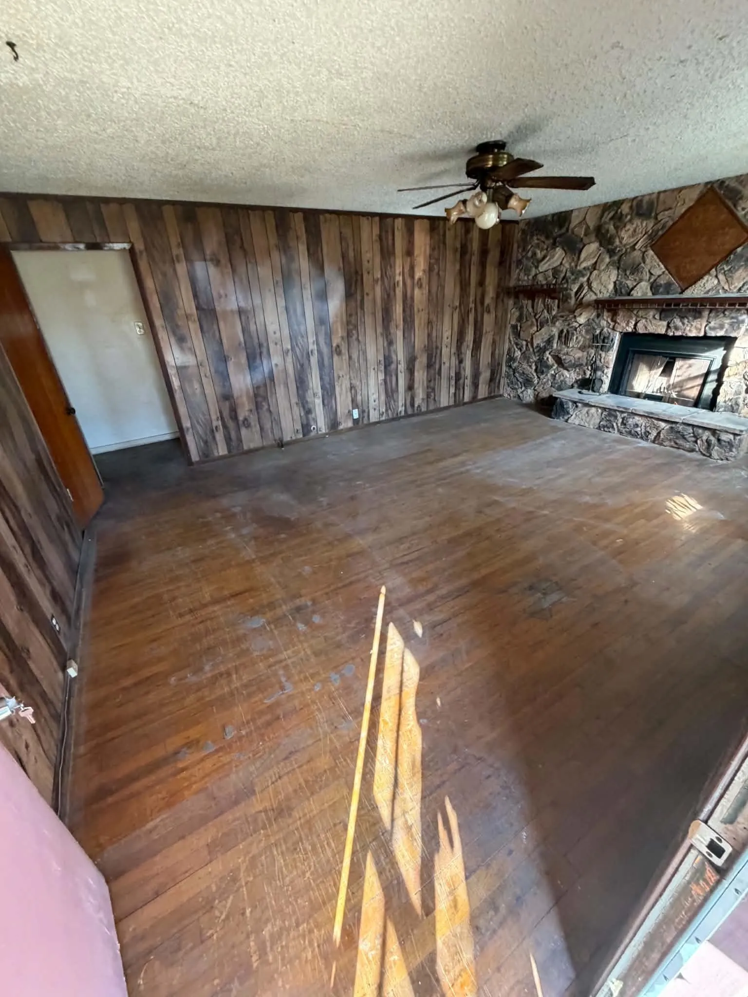 Single Family Residence For Sale in Ellis County , 317 College Street, Italy, Texas 76651, 3 Bedroom, 1 Bathroom, Garage spaces, 1,350 Sqft, built in 1959, mls#21386760, Real Estate Agent in Italy, Homes For Sale in Ellis county, Homes For Sale in Italy, Realtor in Italy Texas, Real Estate Brokerage Independent Realty Texas, Luminita Cordes Realtor