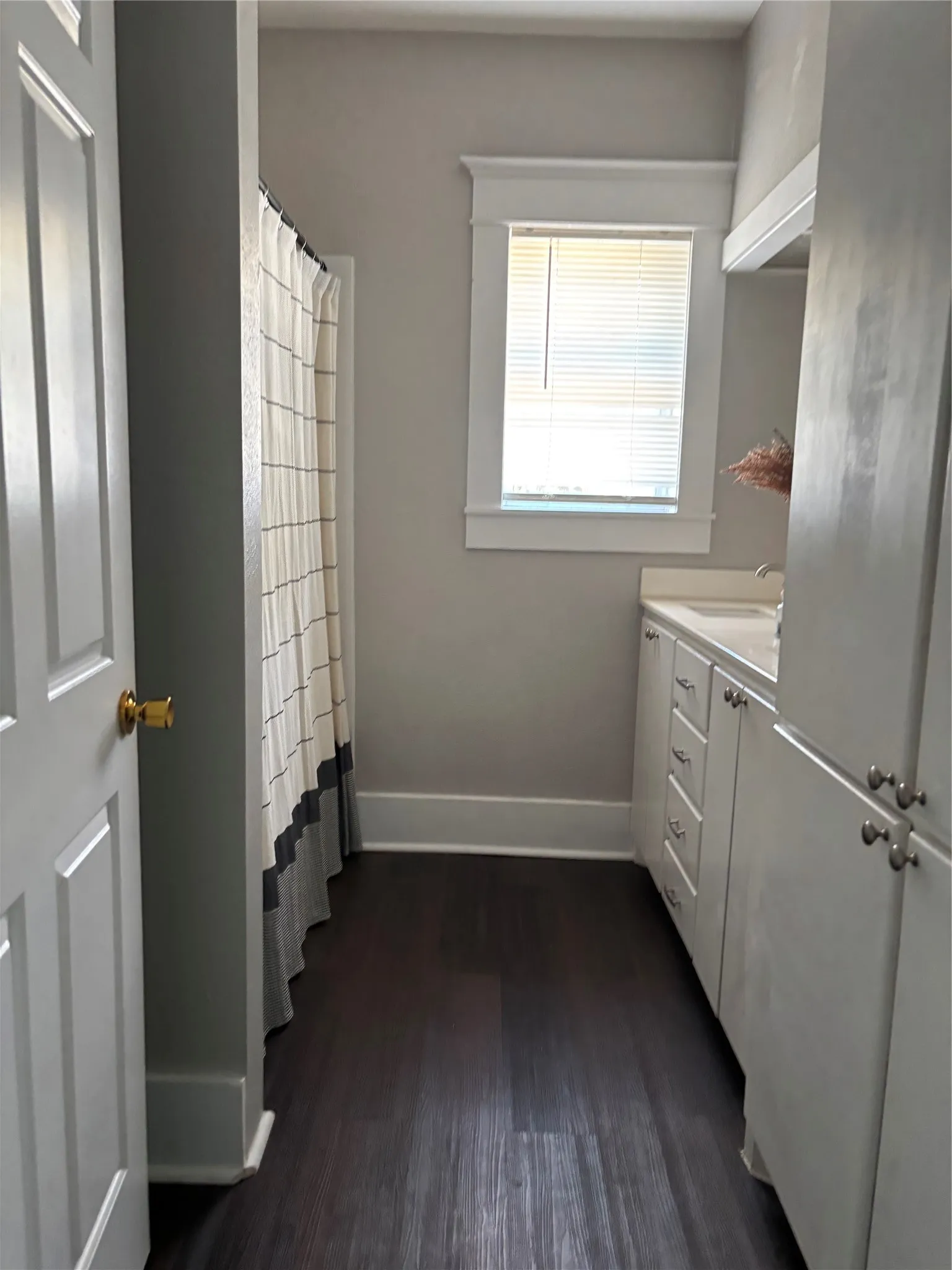 Single Family Residence For Rent in Fannin County , 311 W Sam Rayburn Drive, Bonham, Texas 75418, 2 Bedroom, 1 Bathroom, Garage spaces, 1,215 Sqft, built in 1905, mls#21365219, Real Estate Agent in Bonham, Homes For Rent in Fannin county, Homes For Rent in Bonham, Realtor in Bonham Texas, Real Estate Brokerage Independent Realty Texas, Luminita Cordes Realtor
