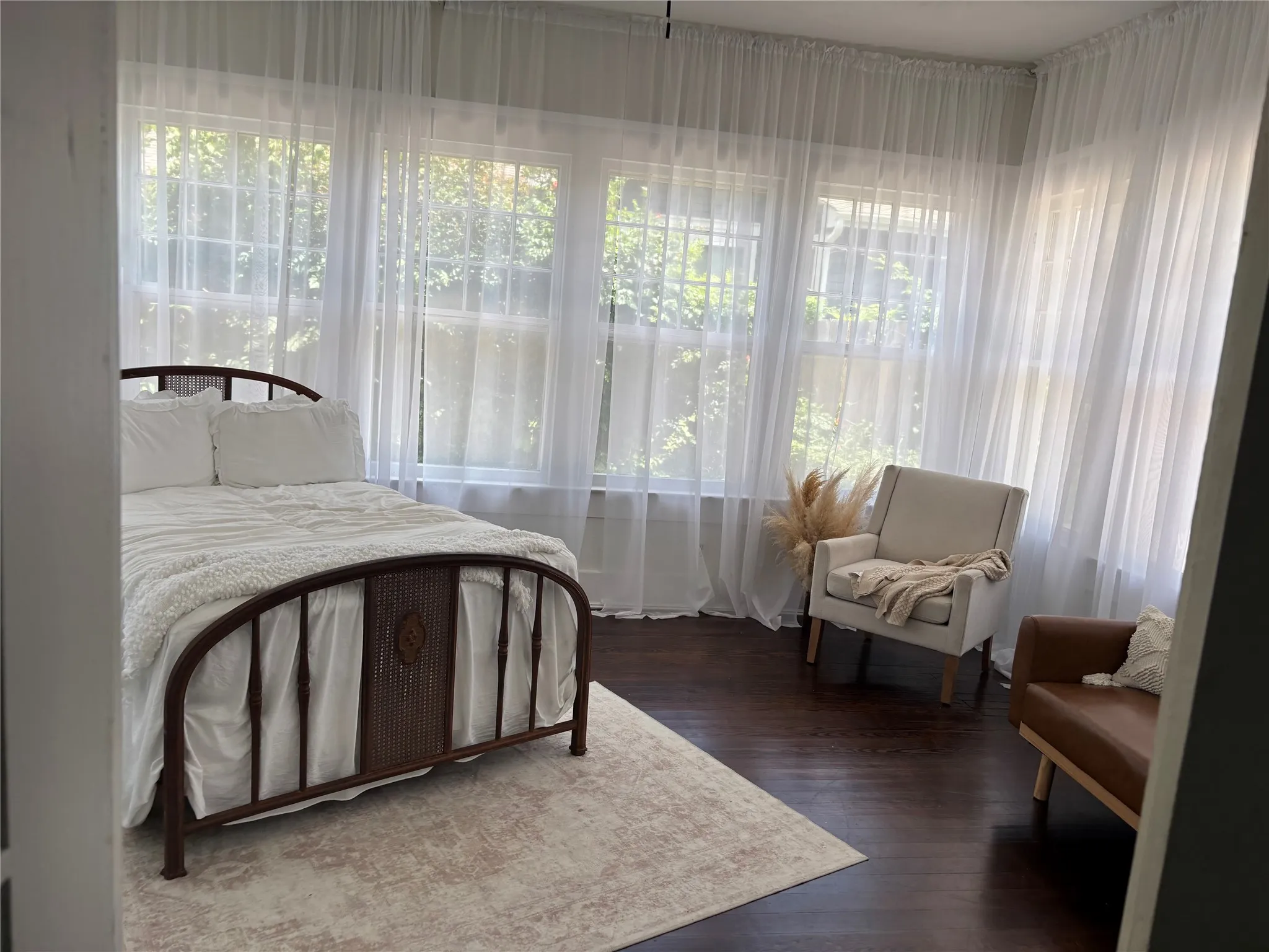 Single Family Residence For Rent in Fannin County , 311 W Sam Rayburn Drive, Bonham, Texas 75418, 2 Bedroom, 1 Bathroom, Garage spaces, 1,215 Sqft, built in 1905, mls#21365219, Real Estate Agent in Bonham, Homes For Rent in Fannin county, Homes For Rent in Bonham, Realtor in Bonham Texas, Real Estate Brokerage Independent Realty Texas, Luminita Cordes Realtor