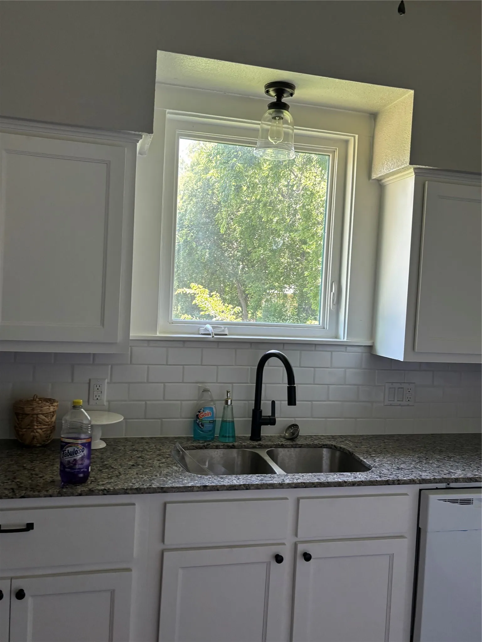 Single Family Residence For Rent in Fannin County , 311 W Sam Rayburn Drive, Bonham, Texas 75418, 2 Bedroom, 1 Bathroom, Garage spaces, 1,215 Sqft, built in 1905, mls#21365219, Real Estate Agent in Bonham, Homes For Rent in Fannin county, Homes For Rent in Bonham, Realtor in Bonham Texas, Real Estate Brokerage Independent Realty Texas, Luminita Cordes Realtor