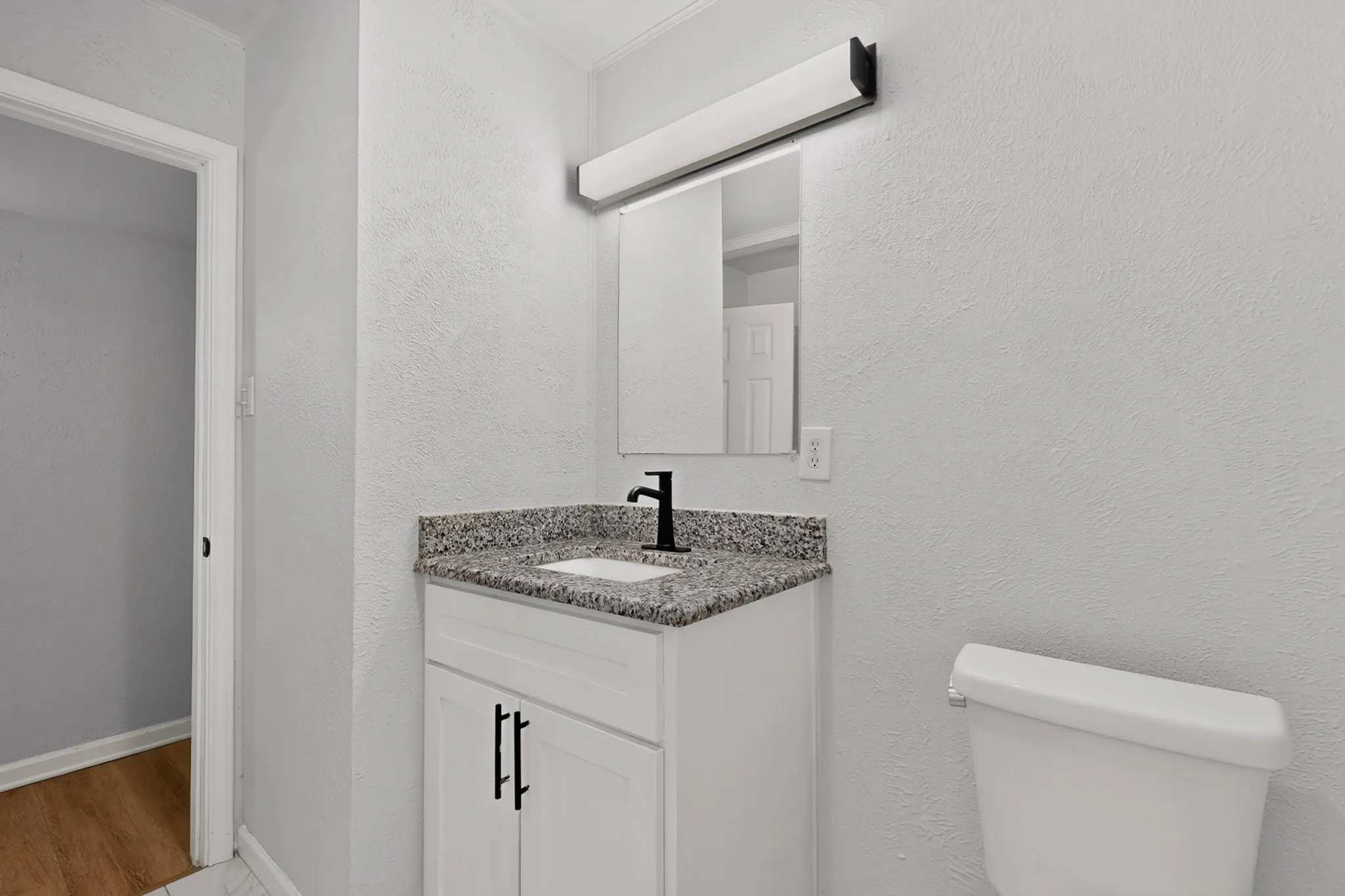 Single Family Residence For Rent in Tarrant County , 1809 W Sanford Street, Arlington, Texas 76012, 4 Bedroom, 2 Bathroom, 1 Garage spaces, 1,286 Sqft, built in 1960, mls#21386768, Real Estate Agent in Arlington, Homes For Rent in Tarrant county, Homes For Rent in Arlington, Realtor in Arlington Texas, Real Estate Brokerage Independent Realty Texas, Luminita Cordes Realtor