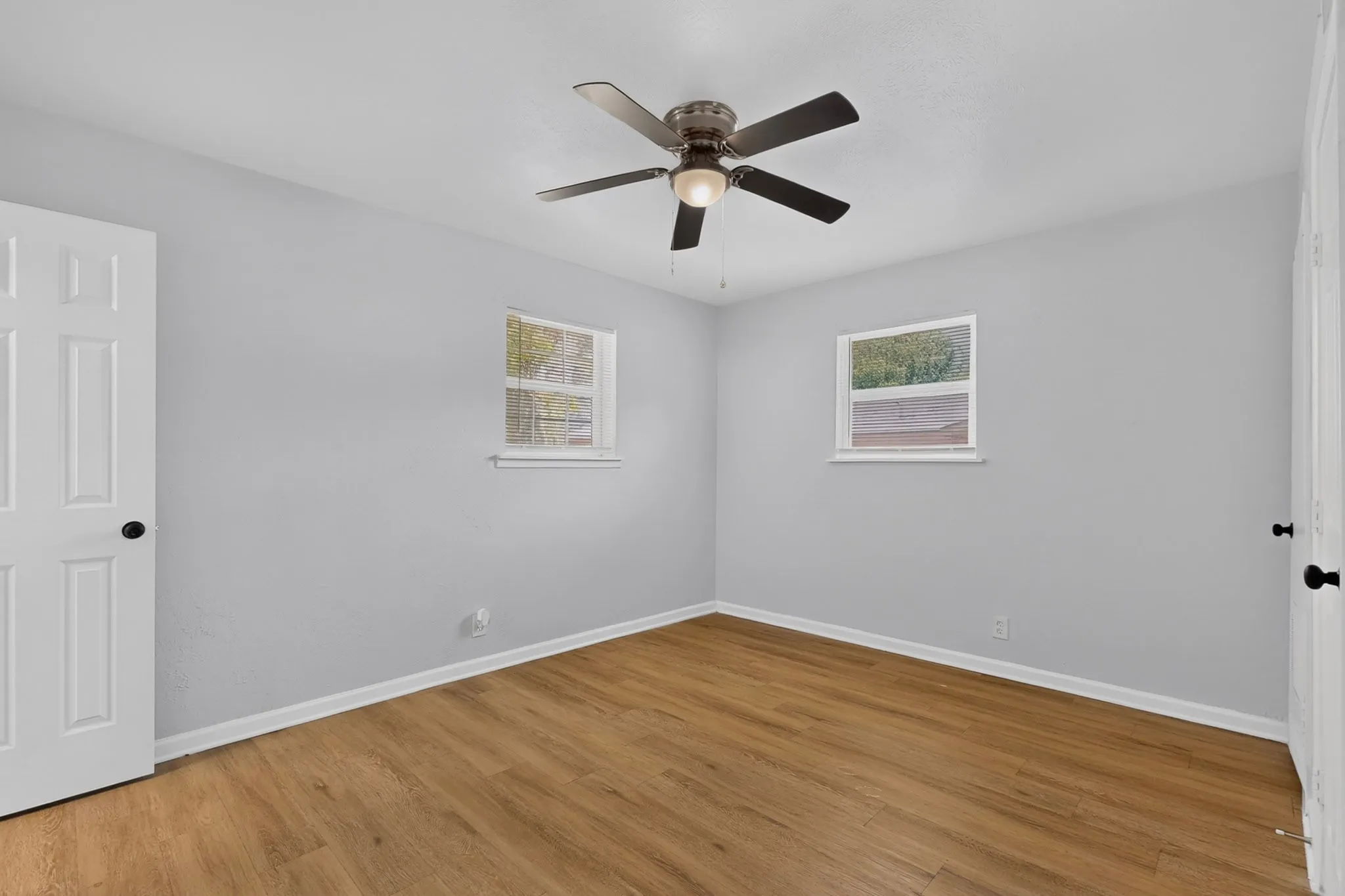 Single Family Residence For Rent in Tarrant County , 1809 W Sanford Street, Arlington, Texas 76012, 4 Bedroom, 2 Bathroom, 1 Garage spaces, 1,286 Sqft, built in 1960, mls#21386768, Real Estate Agent in Arlington, Homes For Rent in Tarrant county, Homes For Rent in Arlington, Realtor in Arlington Texas, Real Estate Brokerage Independent Realty Texas, Luminita Cordes Realtor
