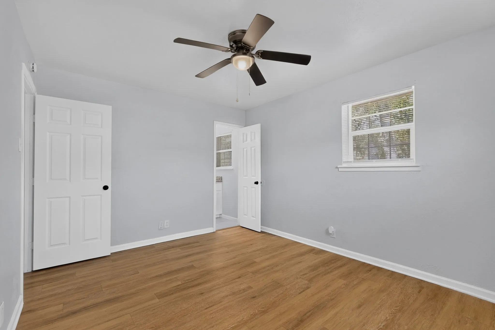 Single Family Residence For Rent in Tarrant County , 1809 W Sanford Street, Arlington, Texas 76012, 4 Bedroom, 2 Bathroom, 1 Garage spaces, 1,286 Sqft, built in 1960, mls#21386768, Real Estate Agent in Arlington, Homes For Rent in Tarrant county, Homes For Rent in Arlington, Realtor in Arlington Texas, Real Estate Brokerage Independent Realty Texas, Luminita Cordes Realtor