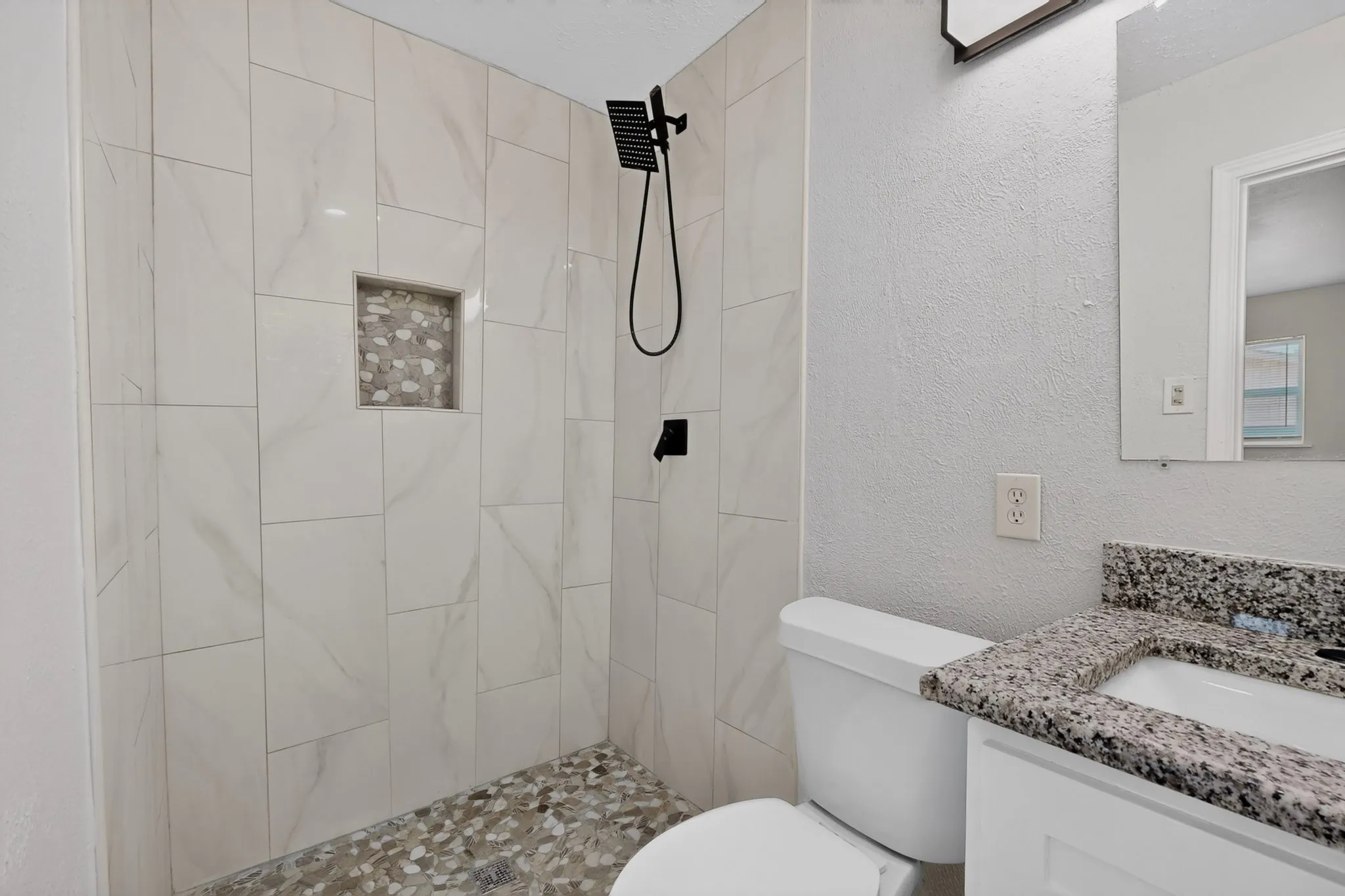 Single Family Residence For Rent in Tarrant County , 1809 W Sanford Street, Arlington, Texas 76012, 4 Bedroom, 2 Bathroom, 1 Garage spaces, 1,286 Sqft, built in 1960, mls#21386768, Real Estate Agent in Arlington, Homes For Rent in Tarrant county, Homes For Rent in Arlington, Realtor in Arlington Texas, Real Estate Brokerage Independent Realty Texas, Luminita Cordes Realtor