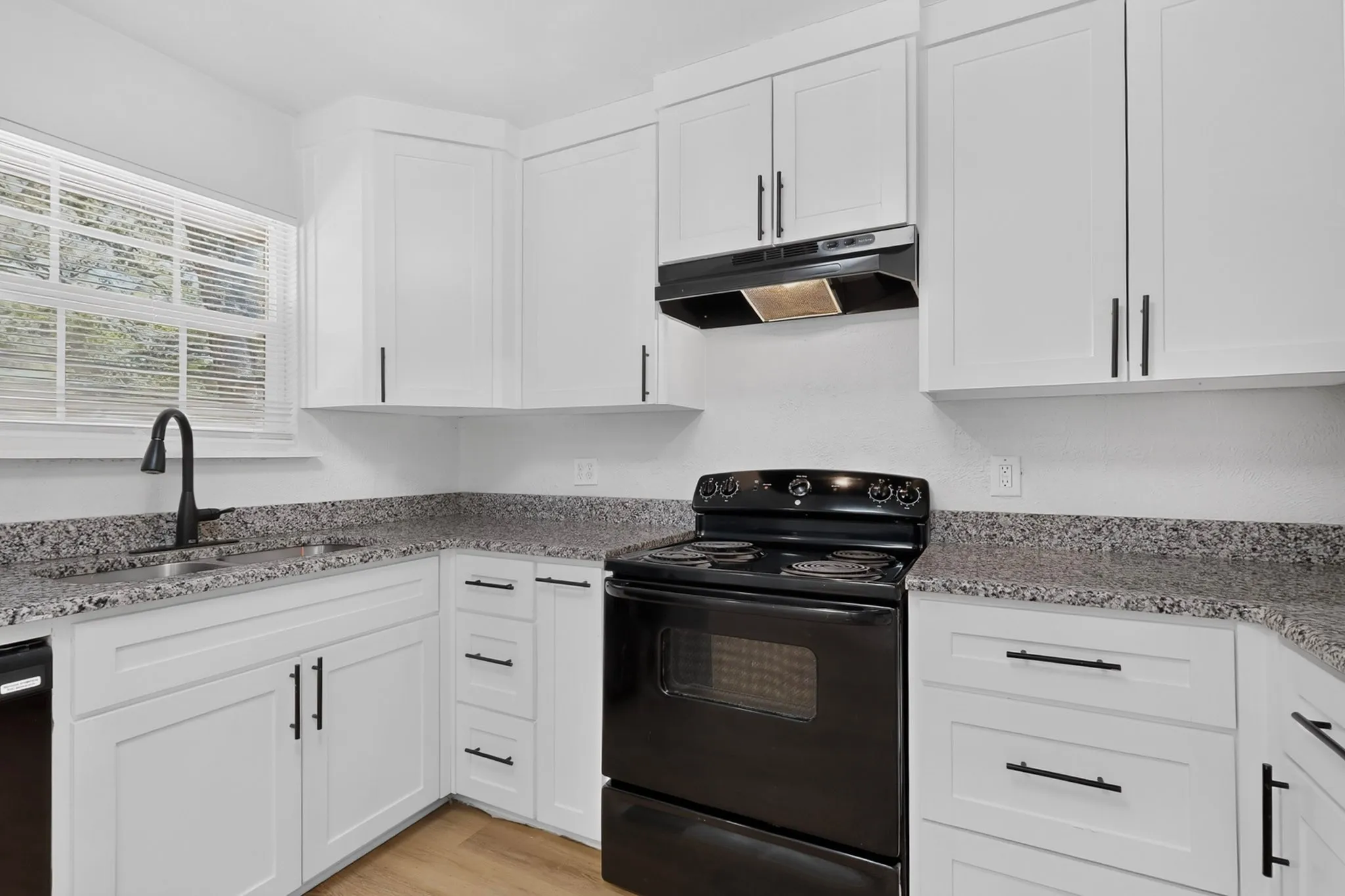 Single Family Residence For Rent in Tarrant County , 1809 W Sanford Street, Arlington, Texas 76012, 4 Bedroom, 2 Bathroom, 1 Garage spaces, 1,286 Sqft, built in 1960, mls#21386768, Real Estate Agent in Arlington, Homes For Rent in Tarrant county, Homes For Rent in Arlington, Realtor in Arlington Texas, Real Estate Brokerage Independent Realty Texas, Luminita Cordes Realtor