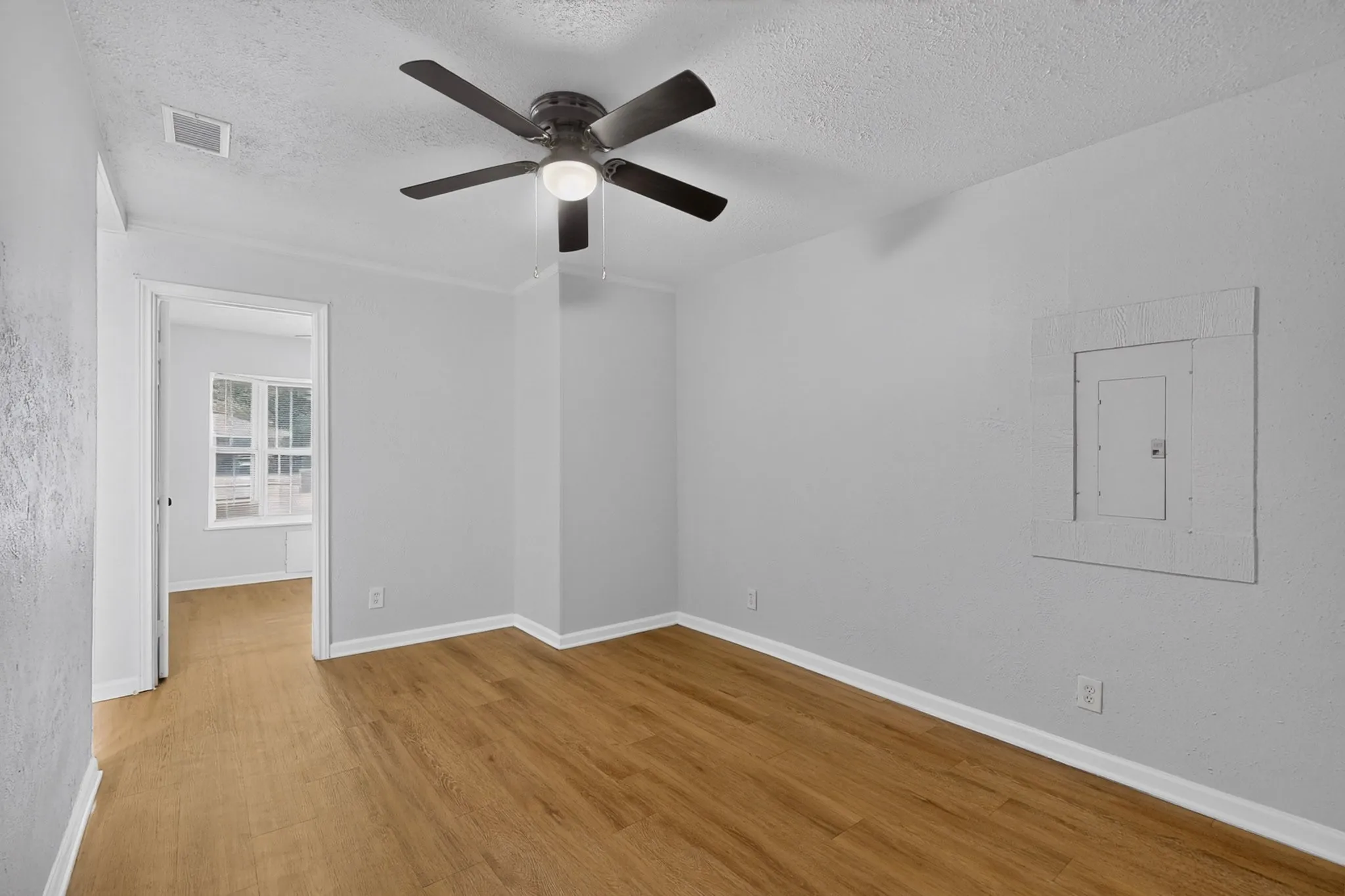 Single Family Residence For Rent in Tarrant County , 1809 W Sanford Street, Arlington, Texas 76012, 4 Bedroom, 2 Bathroom, 1 Garage spaces, 1,286 Sqft, built in 1960, mls#21386768, Real Estate Agent in Arlington, Homes For Rent in Tarrant county, Homes For Rent in Arlington, Realtor in Arlington Texas, Real Estate Brokerage Independent Realty Texas, Luminita Cordes Realtor