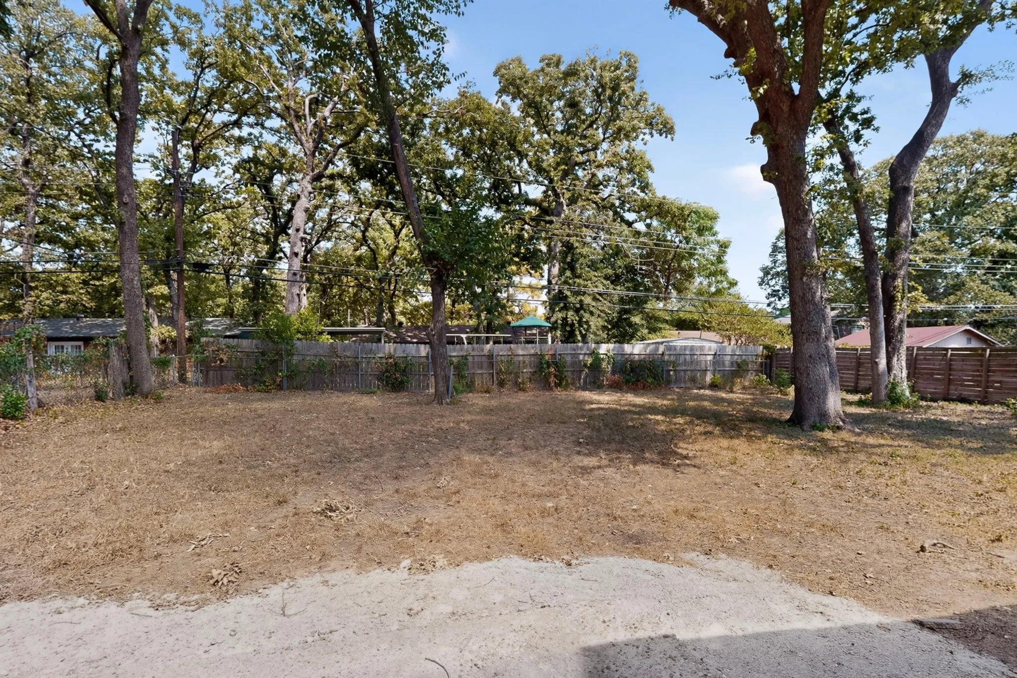 Single Family Residence For Rent in Tarrant County , 1809 W Sanford Street, Arlington, Texas 76012, 4 Bedroom, 2 Bathroom, 1 Garage spaces, 1,286 Sqft, built in 1960, mls#21386768, Real Estate Agent in Arlington, Homes For Rent in Tarrant county, Homes For Rent in Arlington, Realtor in Arlington Texas, Real Estate Brokerage Independent Realty Texas, Luminita Cordes Realtor