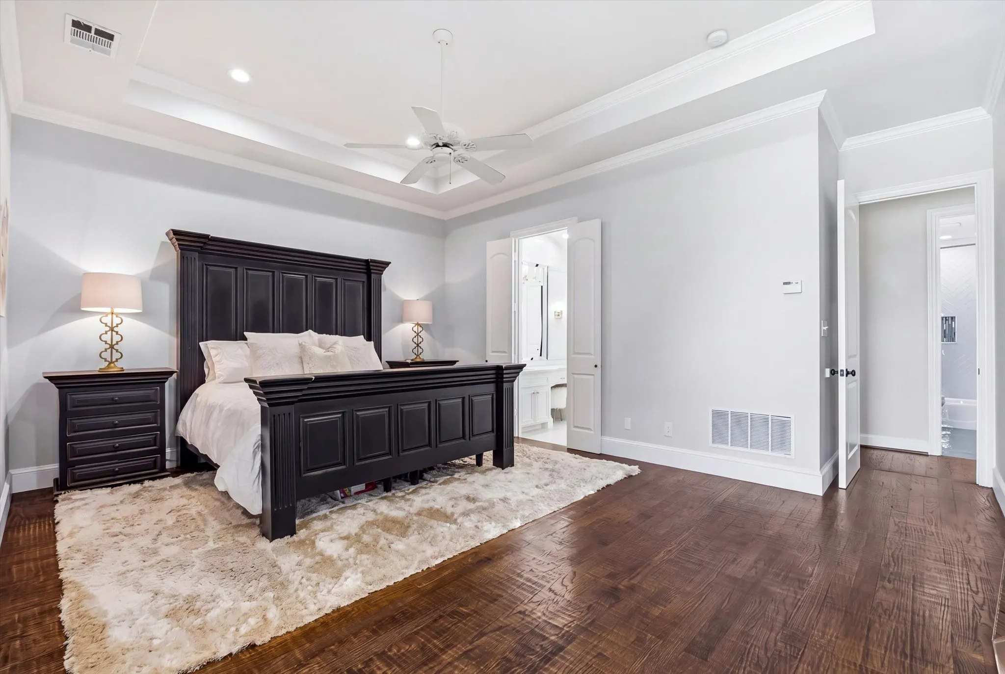 Single Family Residence For Sale in Rockwall County , 5 Wiltshire Court, Heath, Texas 75032, 5 Bedroom, 4 Bathroom, 3 Garage spaces, 4,407 Sqft, built in 2003, mls#21385623, Real Estate Agent in Heath, Homes For Sale in Rockwall county, Homes For Sale in Heath, Realtor in Heath Texas, Real Estate Brokerage Independent Realty Texas, Luminita Cordes Realtor