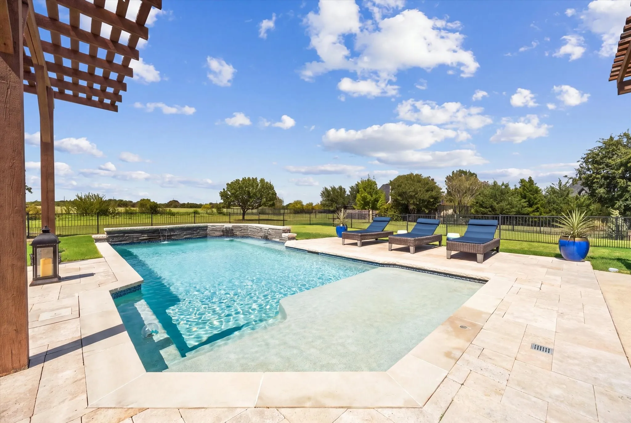 Single Family Residence For Sale in Rockwall County , 5 Wiltshire Court, Heath, Texas 75032, 5 Bedroom, 4 Bathroom, 3 Garage spaces, 4,407 Sqft, built in 2003, mls#21385623, Real Estate Agent in Heath, Homes For Sale in Rockwall county, Homes For Sale in Heath, Realtor in Heath Texas, Real Estate Brokerage Independent Realty Texas, Luminita Cordes Realtor