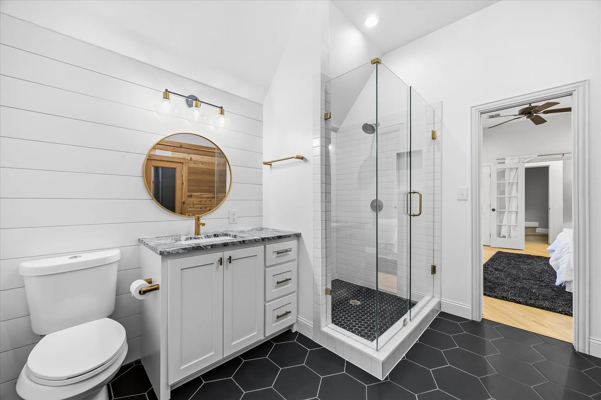 Single Family Residence For Sale in Rockwall County , 5 Wiltshire Court, Heath, Texas 75032, 5 Bedroom, 4 Bathroom, 3 Garage spaces, 4,407 Sqft, built in 2003, mls#21385623, Real Estate Agent in Heath, Homes For Sale in Rockwall county, Homes For Sale in Heath, Realtor in Heath Texas, Real Estate Brokerage Independent Realty Texas, Luminita Cordes Realtor