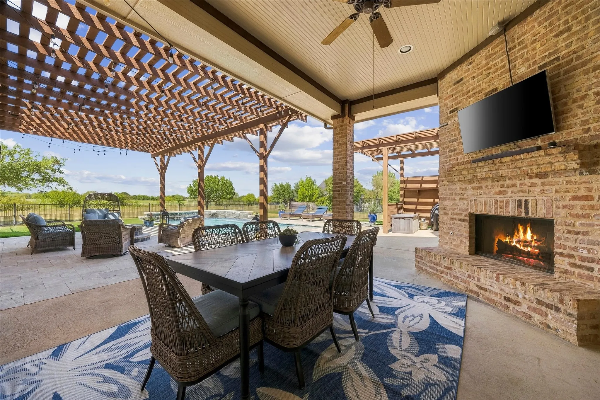 Single Family Residence For Sale in Rockwall County , 5 Wiltshire Court, Heath, Texas 75032, 5 Bedroom, 4 Bathroom, 3 Garage spaces, 4,407 Sqft, built in 2003, mls#21385623, Real Estate Agent in Heath, Homes For Sale in Rockwall county, Homes For Sale in Heath, Realtor in Heath Texas, Real Estate Brokerage Independent Realty Texas, Luminita Cordes Realtor