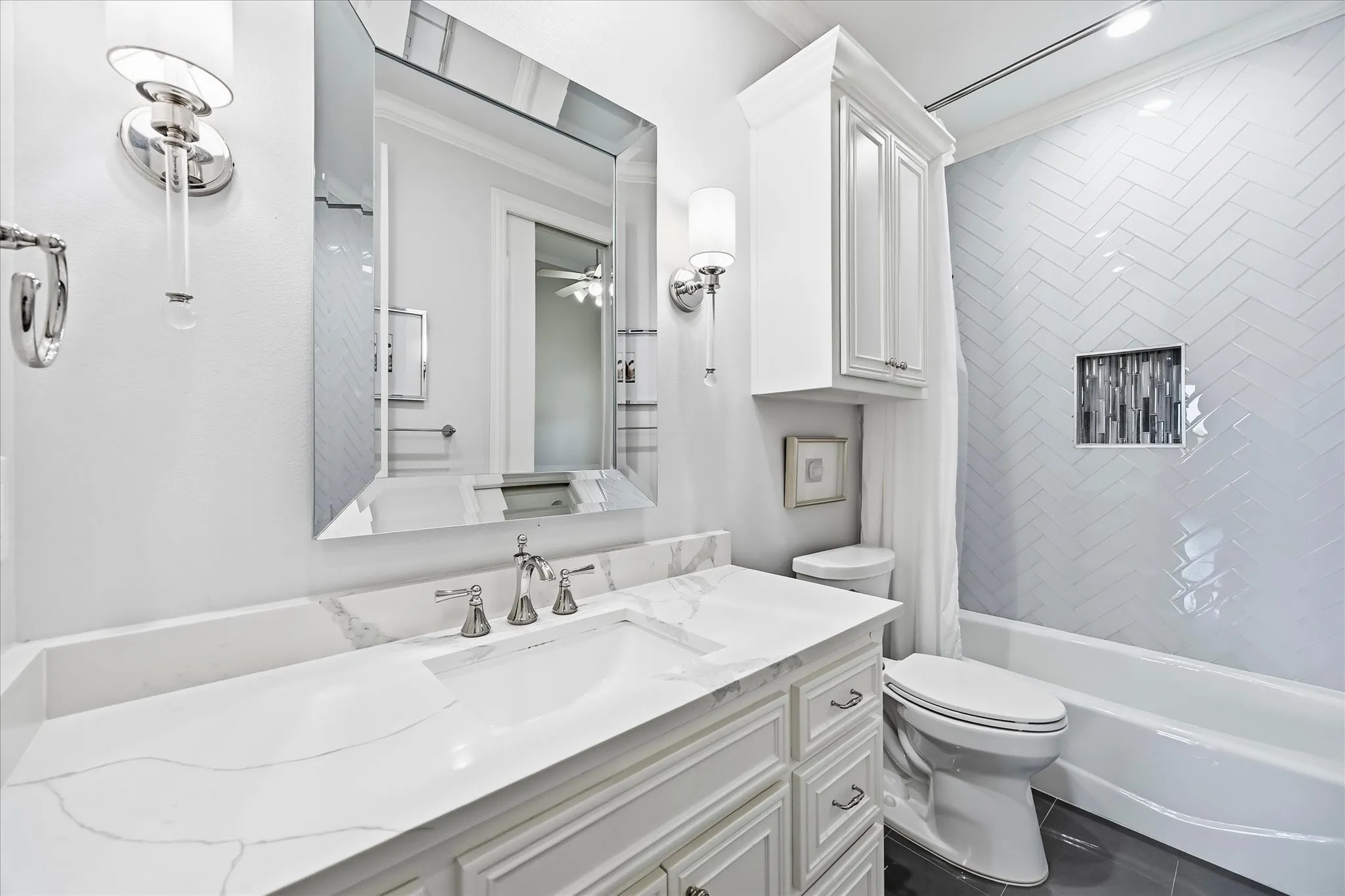 Single Family Residence For Sale in Rockwall County , 5 Wiltshire Court, Heath, Texas 75032, 5 Bedroom, 4 Bathroom, 3 Garage spaces, 4,407 Sqft, built in 2003, mls#21385623, Real Estate Agent in Heath, Homes For Sale in Rockwall county, Homes For Sale in Heath, Realtor in Heath Texas, Real Estate Brokerage Independent Realty Texas, Luminita Cordes Realtor