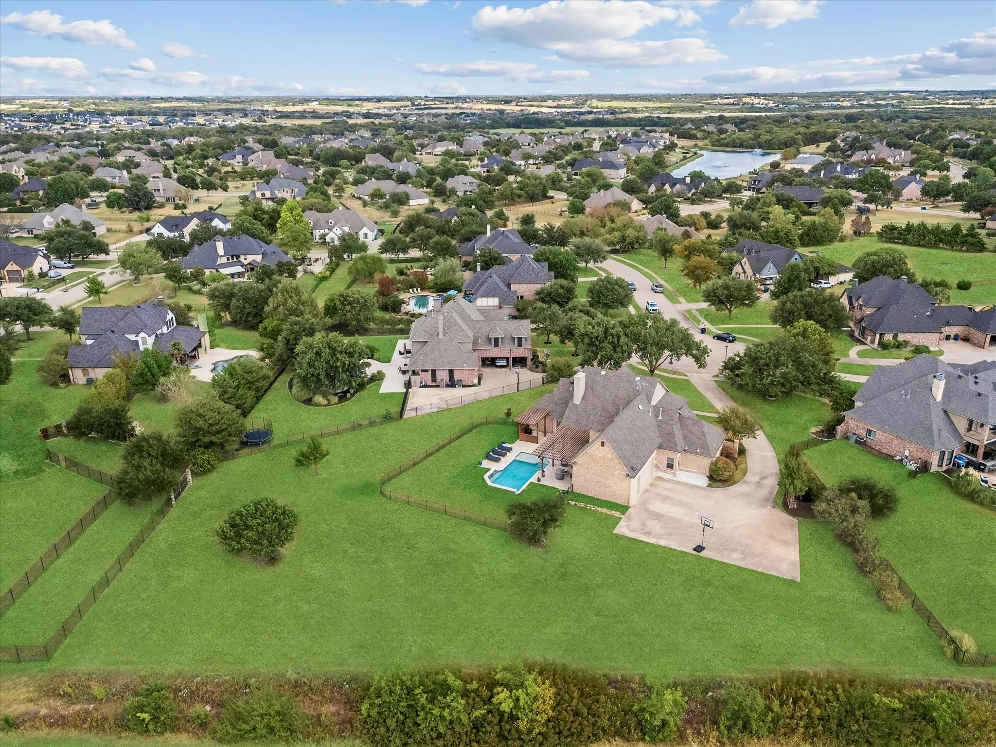 Single Family Residence For Sale in Rockwall County , 5 Wiltshire Court, Heath, Texas 75032, 5 Bedroom, 4 Bathroom, 3 Garage spaces, 4,407 Sqft, built in 2003, mls#21385623, Real Estate Agent in Heath, Homes For Sale in Rockwall county, Homes For Sale in Heath, Realtor in Heath Texas, Real Estate Brokerage Independent Realty Texas, Luminita Cordes Realtor