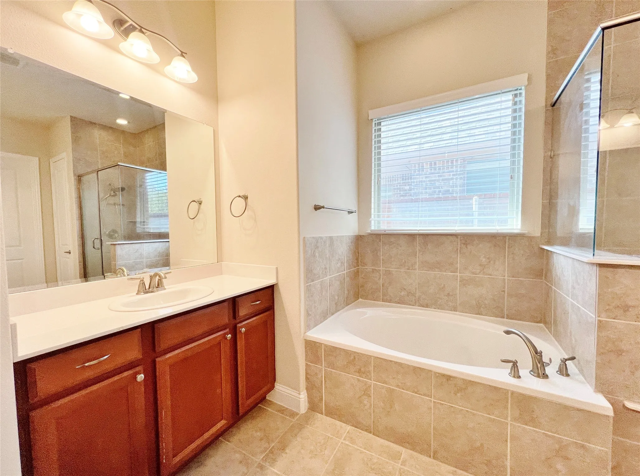 Single Family Residence For Rent in Denton County , 2645 Walnut Creek Lane, The Colony, Texas 75056, 3 Bedroom, 2 Bathroom, 3 Garage spaces, 2,338 Sqft, built in 2015, mls#21386774, Real Estate Agent in The Colony, Homes For Rent in Denton county, Homes For Rent in The Colony, Realtor in The Colony Texas, Real Estate Brokerage Independent Realty Texas, Luminita Cordes Realtor