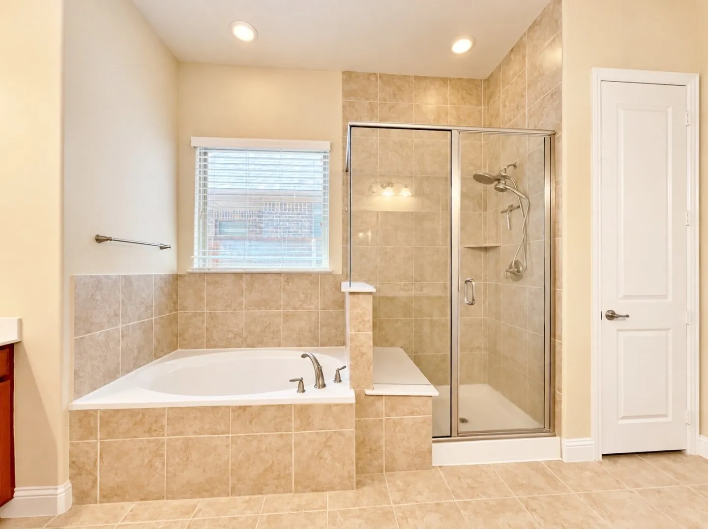 Single Family Residence For Rent in Denton County , 2645 Walnut Creek Lane, The Colony, Texas 75056, 3 Bedroom, 2 Bathroom, 3 Garage spaces, 2,338 Sqft, built in 2015, mls#21386774, Real Estate Agent in The Colony, Homes For Rent in Denton county, Homes For Rent in The Colony, Realtor in The Colony Texas, Real Estate Brokerage Independent Realty Texas, Luminita Cordes Realtor
