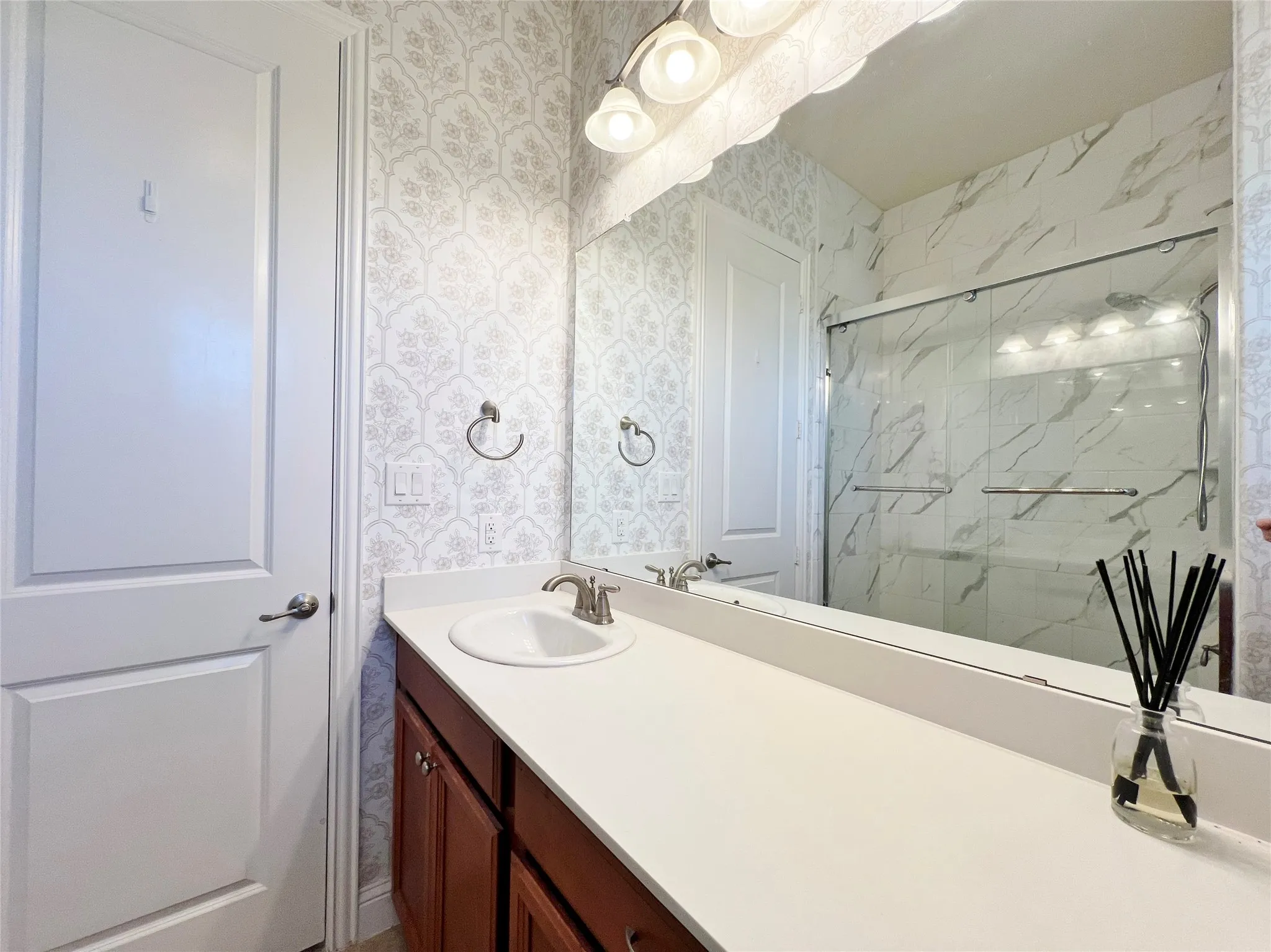 Single Family Residence For Rent in Denton County , 2645 Walnut Creek Lane, The Colony, Texas 75056, 3 Bedroom, 2 Bathroom, 3 Garage spaces, 2,338 Sqft, built in 2015, mls#21386774, Real Estate Agent in The Colony, Homes For Rent in Denton county, Homes For Rent in The Colony, Realtor in The Colony Texas, Real Estate Brokerage Independent Realty Texas, Luminita Cordes Realtor