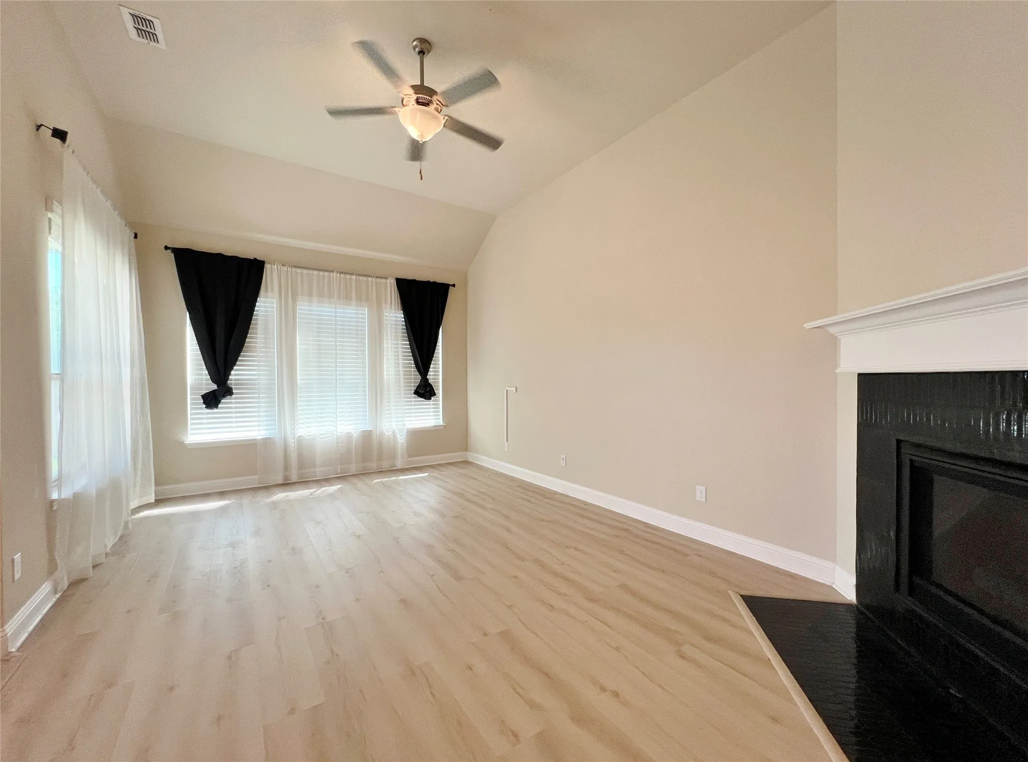 Single Family Residence For Rent in Denton County , 2645 Walnut Creek Lane, The Colony, Texas 75056, 3 Bedroom, 2 Bathroom, 3 Garage spaces, 2,338 Sqft, built in 2015, mls#21386774, Real Estate Agent in The Colony, Homes For Rent in Denton county, Homes For Rent in The Colony, Realtor in The Colony Texas, Real Estate Brokerage Independent Realty Texas, Luminita Cordes Realtor