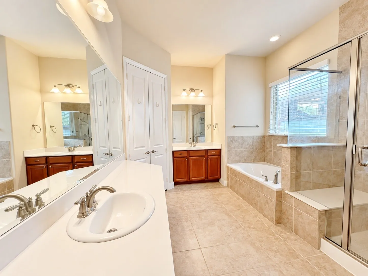 Single Family Residence For Rent in Denton County , 2645 Walnut Creek Lane, The Colony, Texas 75056, 3 Bedroom, 2 Bathroom, 3 Garage spaces, 2,338 Sqft, built in 2015, mls#21386774, Real Estate Agent in The Colony, Homes For Rent in Denton county, Homes For Rent in The Colony, Realtor in The Colony Texas, Real Estate Brokerage Independent Realty Texas, Luminita Cordes Realtor
