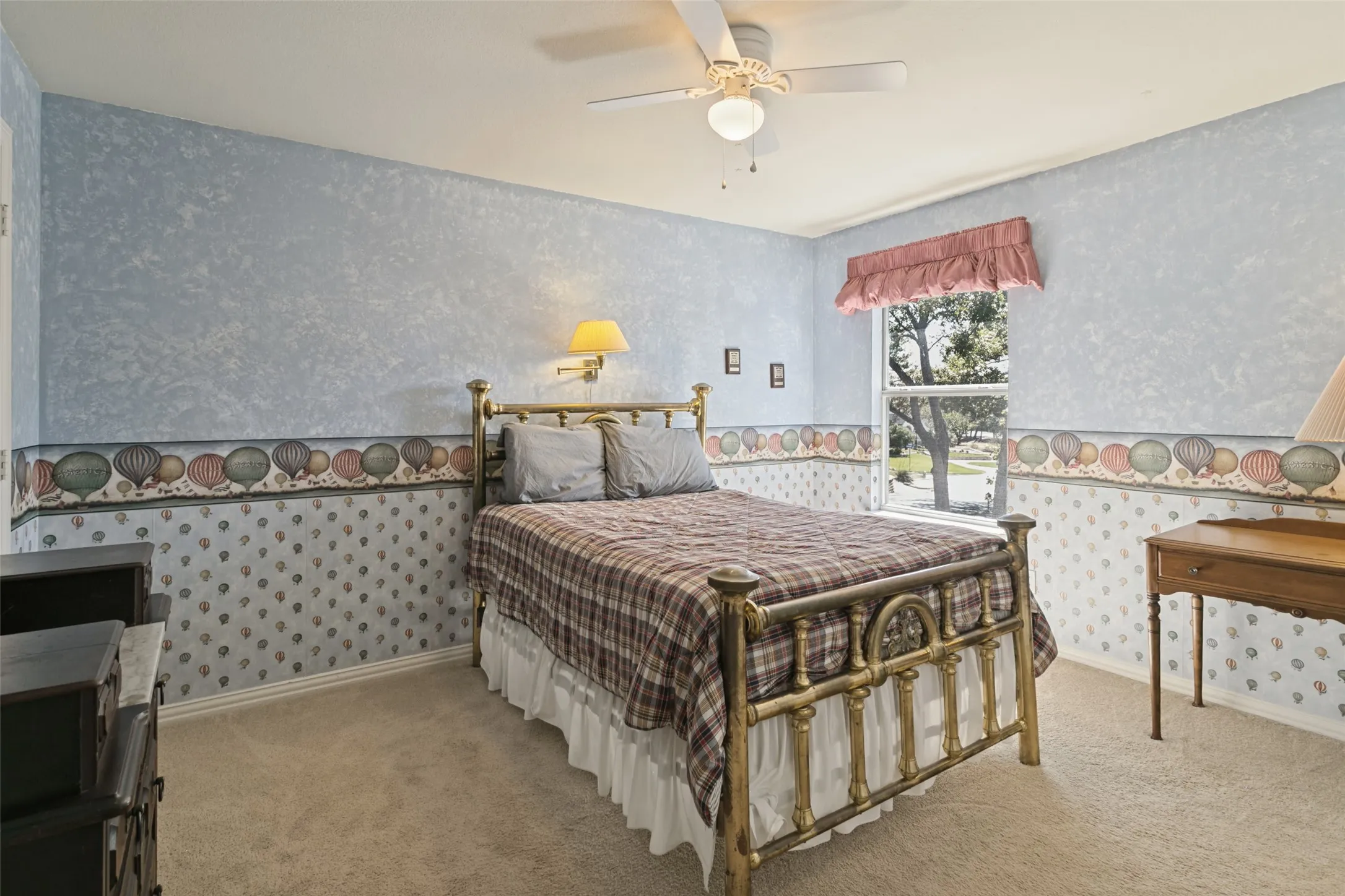 Single Family Residence For Sale in Tarrant County , 1814 Woodridge Drive, Arlington, Texas 76013, 4 Bedroom, 4 Bathroom, 2 Garage spaces, 3,287 Sqft, built in 1995, mls#21385723, Real Estate Agent in Arlington, Homes For Sale in Tarrant county, Homes For Sale in Arlington, Realtor in Arlington Texas, Real Estate Brokerage Independent Realty Texas, Luminita Cordes Realtor