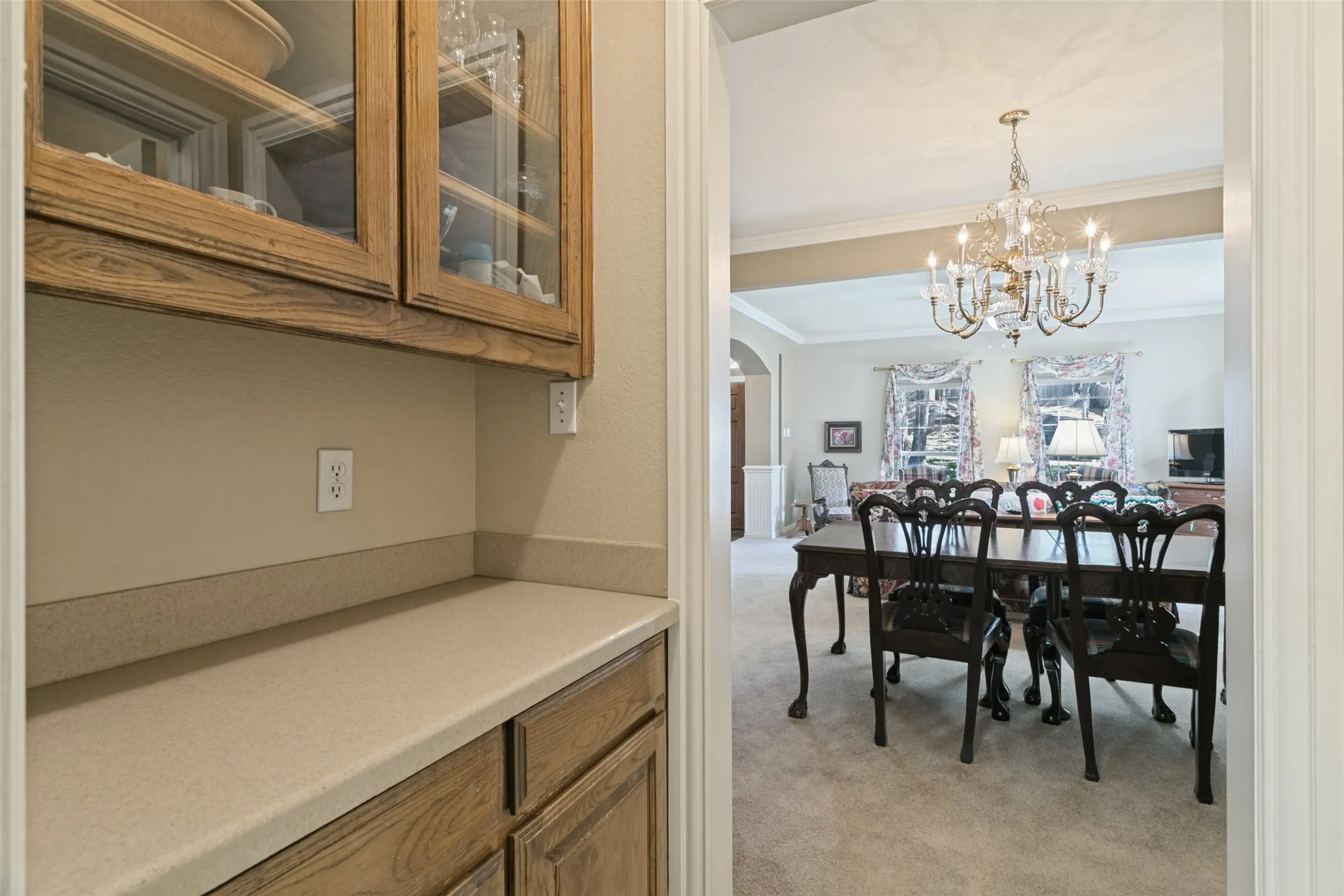 Single Family Residence For Sale in Tarrant County , 1814 Woodridge Drive, Arlington, Texas 76013, 4 Bedroom, 4 Bathroom, 2 Garage spaces, 3,287 Sqft, built in 1995, mls#21385723, Real Estate Agent in Arlington, Homes For Sale in Tarrant county, Homes For Sale in Arlington, Realtor in Arlington Texas, Real Estate Brokerage Independent Realty Texas, Luminita Cordes Realtor