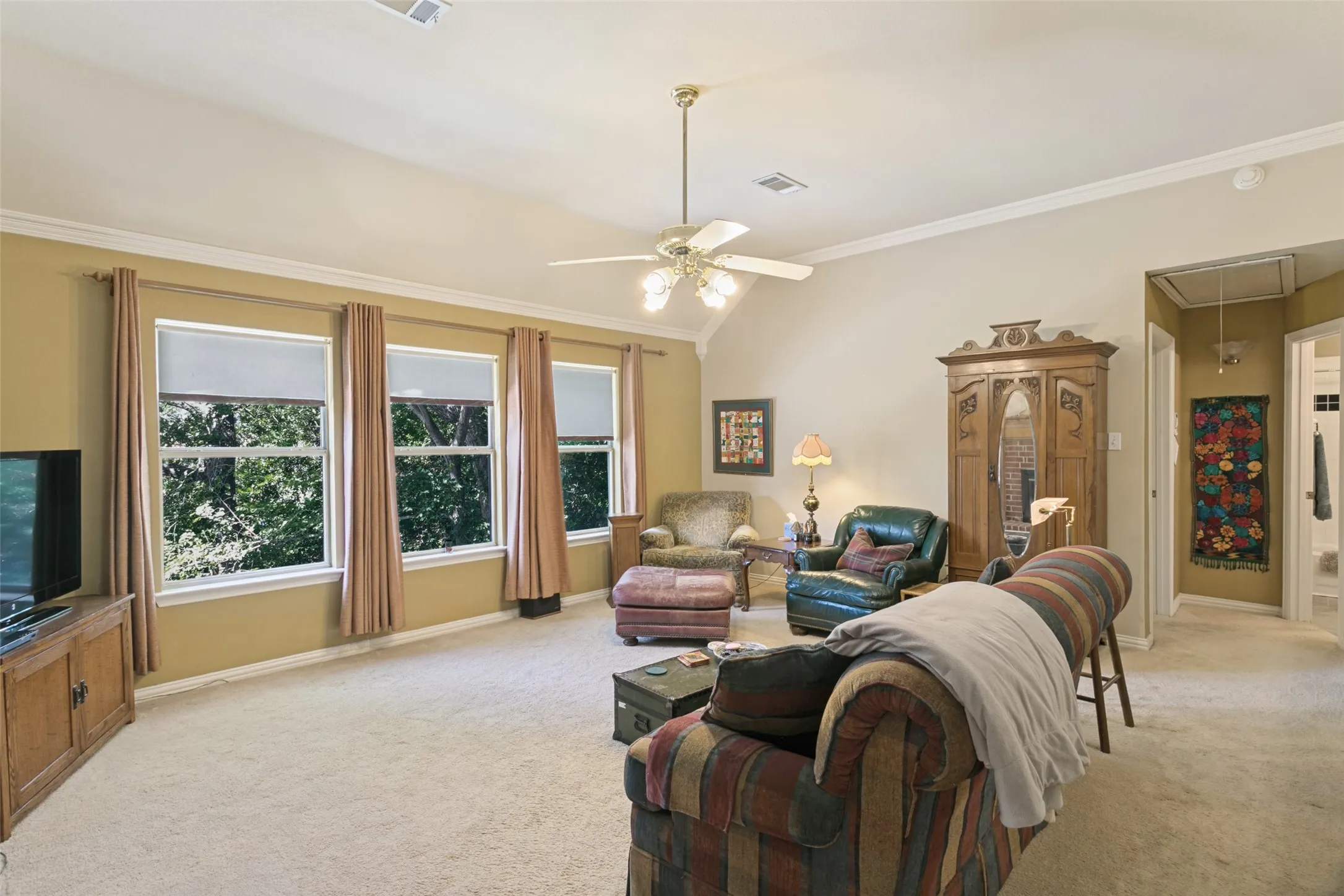 Single Family Residence For Sale in Tarrant County , 1814 Woodridge Drive, Arlington, Texas 76013, 4 Bedroom, 4 Bathroom, 2 Garage spaces, 3,287 Sqft, built in 1995, mls#21385723, Real Estate Agent in Arlington, Homes For Sale in Tarrant county, Homes For Sale in Arlington, Realtor in Arlington Texas, Real Estate Brokerage Independent Realty Texas, Luminita Cordes Realtor