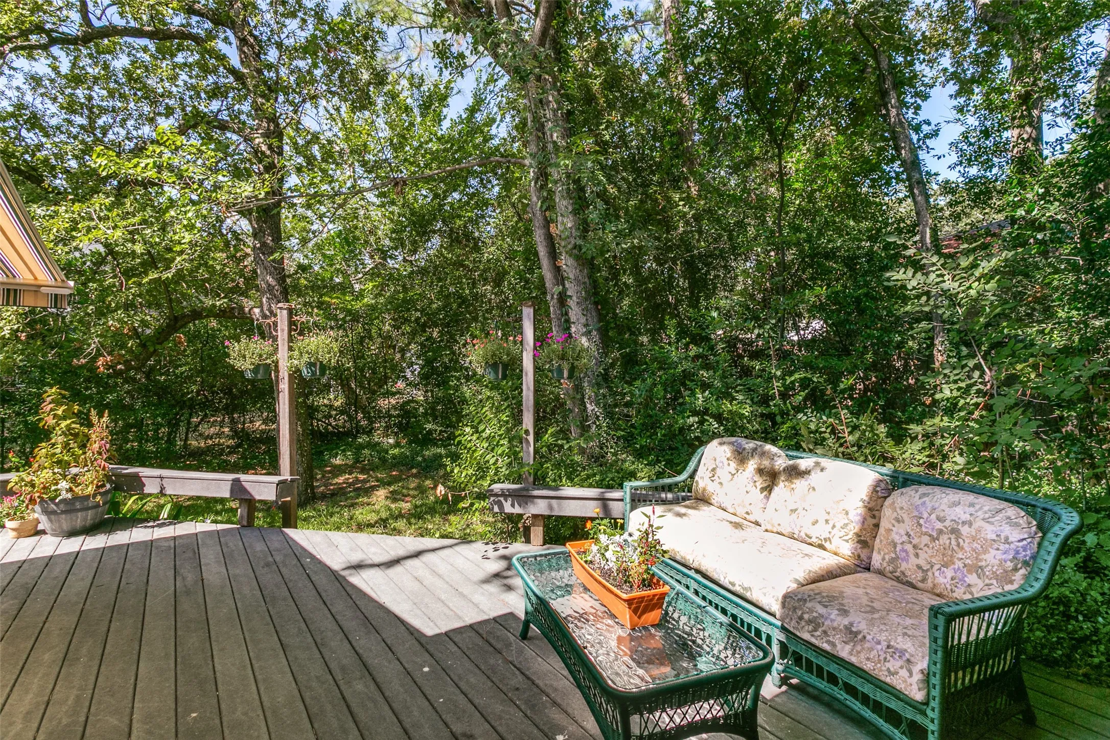 Single Family Residence For Sale in Tarrant County , 1814 Woodridge Drive, Arlington, Texas 76013, 4 Bedroom, 4 Bathroom, 2 Garage spaces, 3,287 Sqft, built in 1995, mls#21385723, Real Estate Agent in Arlington, Homes For Sale in Tarrant county, Homes For Sale in Arlington, Realtor in Arlington Texas, Real Estate Brokerage Independent Realty Texas, Luminita Cordes Realtor