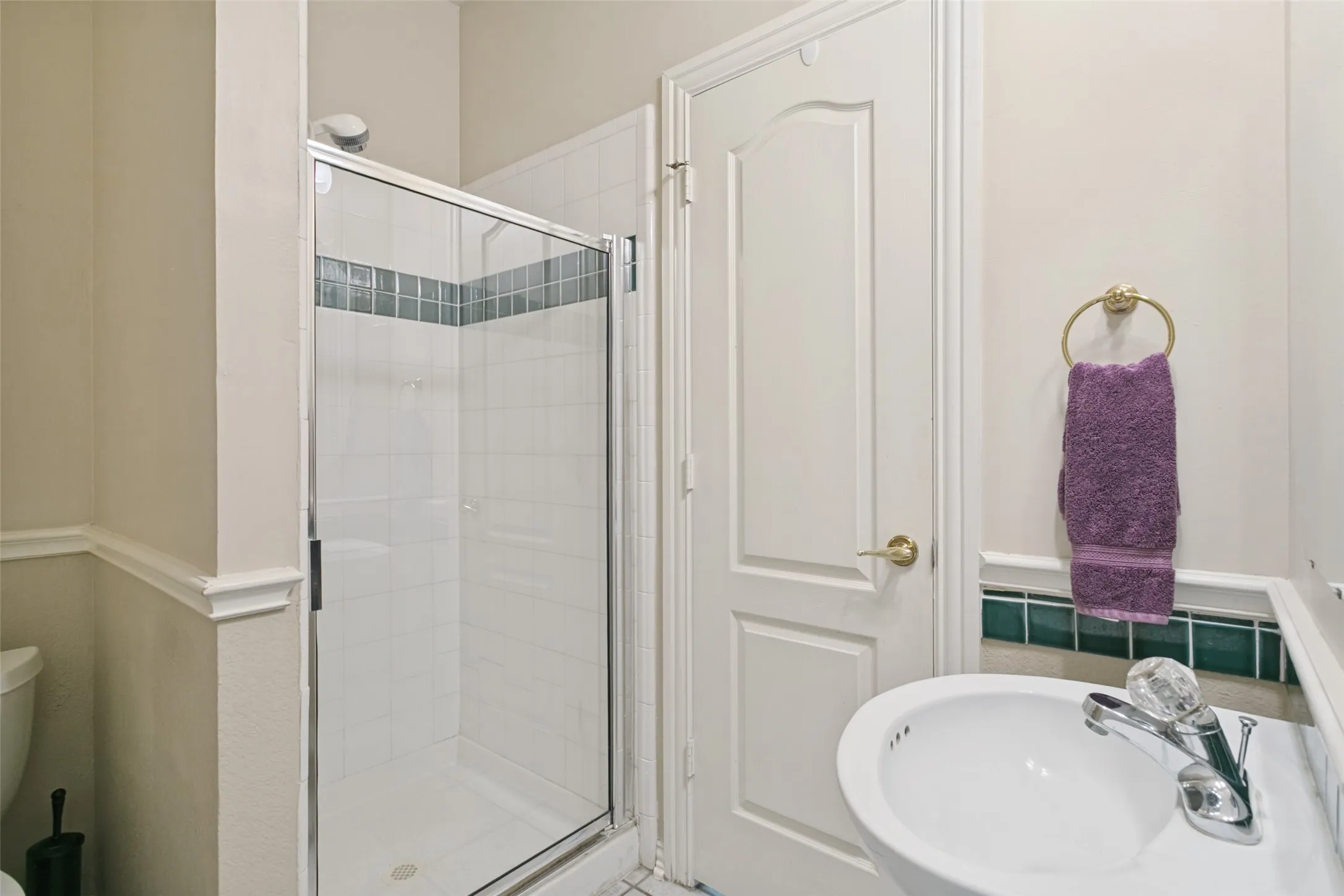 Single Family Residence For Sale in Tarrant County , 1814 Woodridge Drive, Arlington, Texas 76013, 4 Bedroom, 4 Bathroom, 2 Garage spaces, 3,287 Sqft, built in 1995, mls#21385723, Real Estate Agent in Arlington, Homes For Sale in Tarrant county, Homes For Sale in Arlington, Realtor in Arlington Texas, Real Estate Brokerage Independent Realty Texas, Luminita Cordes Realtor