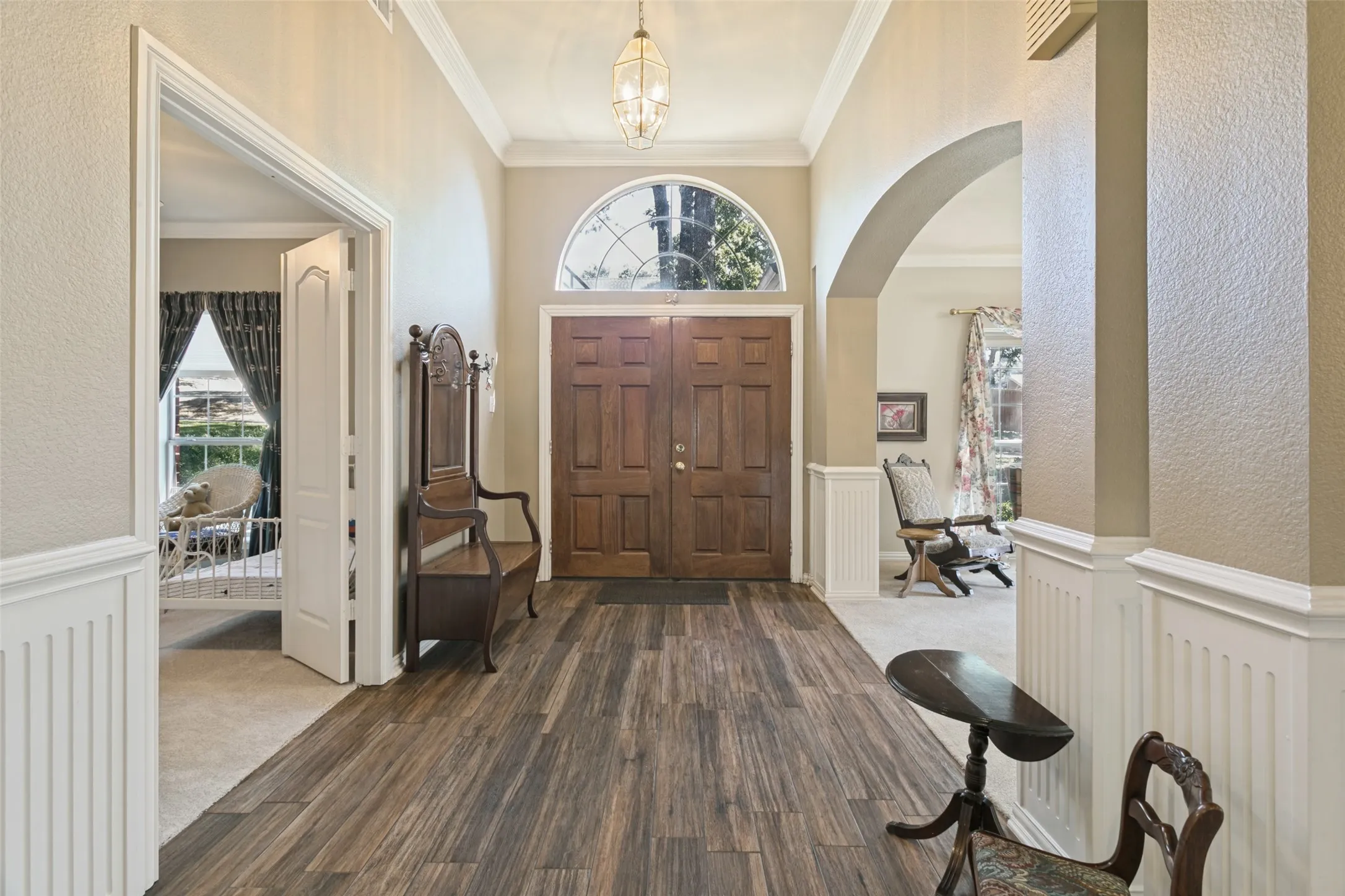Single Family Residence For Sale in Tarrant County , 1814 Woodridge Drive, Arlington, Texas 76013, 4 Bedroom, 4 Bathroom, 2 Garage spaces, 3,287 Sqft, built in 1995, mls#21385723, Real Estate Agent in Arlington, Homes For Sale in Tarrant county, Homes For Sale in Arlington, Realtor in Arlington Texas, Real Estate Brokerage Independent Realty Texas, Luminita Cordes Realtor