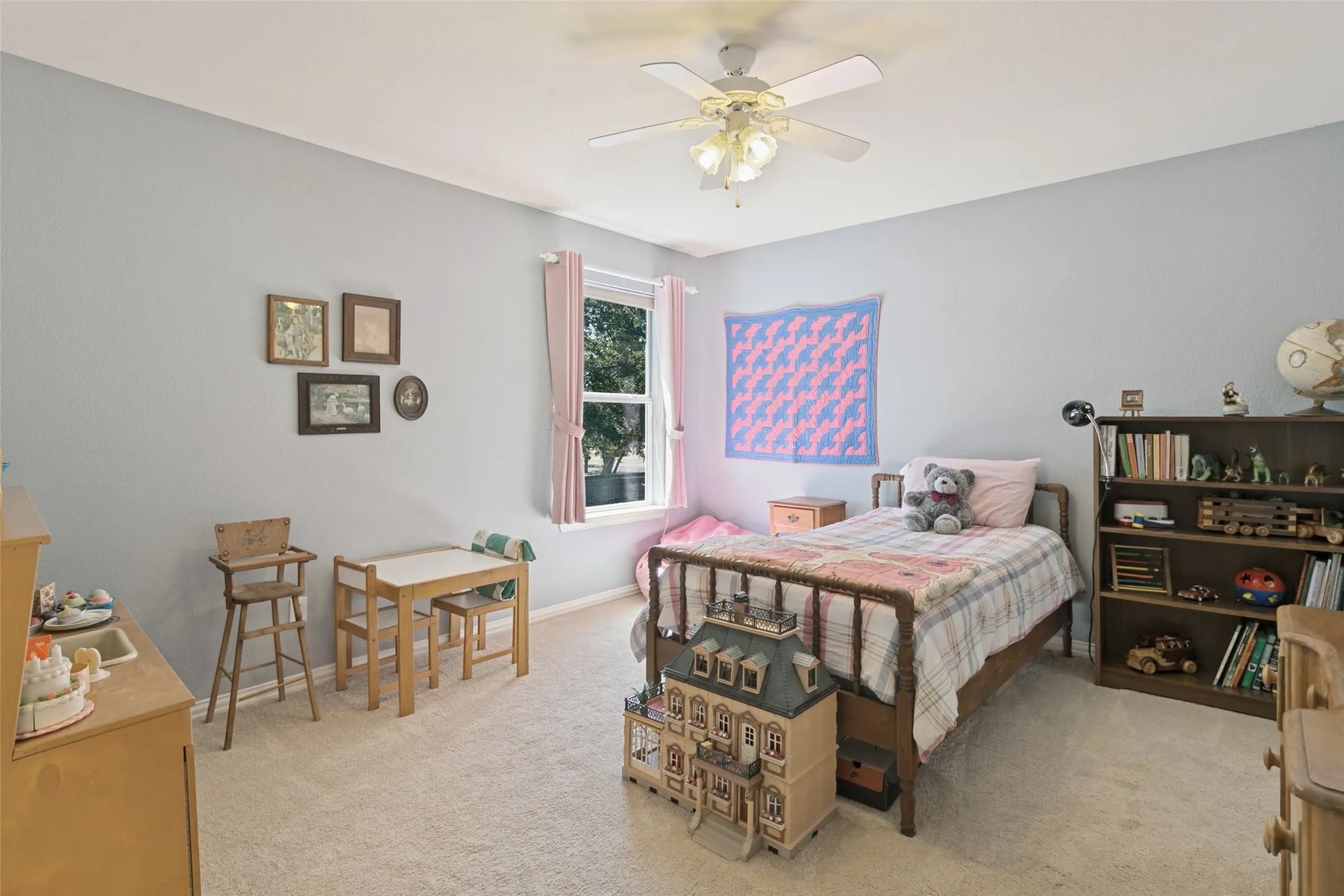 Single Family Residence For Sale in Tarrant County , 1814 Woodridge Drive, Arlington, Texas 76013, 4 Bedroom, 4 Bathroom, 2 Garage spaces, 3,287 Sqft, built in 1995, mls#21385723, Real Estate Agent in Arlington, Homes For Sale in Tarrant county, Homes For Sale in Arlington, Realtor in Arlington Texas, Real Estate Brokerage Independent Realty Texas, Luminita Cordes Realtor