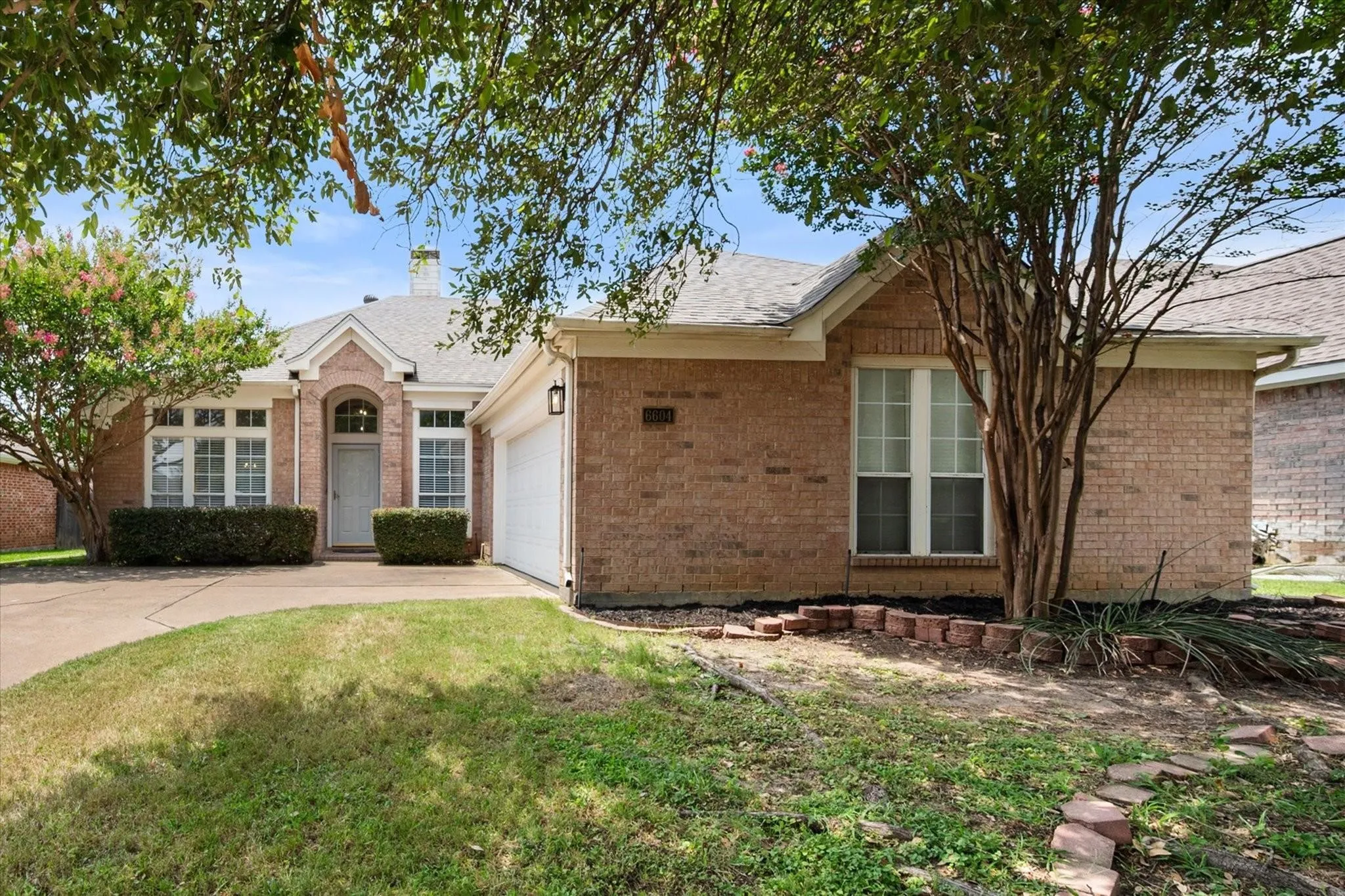 Single Family Residence For Sale in Tarrant County , 6604 High Brook Drive, Fort Worth, Texas 76132, 3 Bedroom, 2 Bathroom, 2 Garage spaces, 2,183 Sqft, built in 1997, mls#21386772, Real Estate Agent in Fort Worth, Homes For Sale in Tarrant county, Homes For Sale in Fort Worth, Realtor in Fort Worth Texas, Real Estate Brokerage Independent Realty Texas, Luminita Cordes Realtor