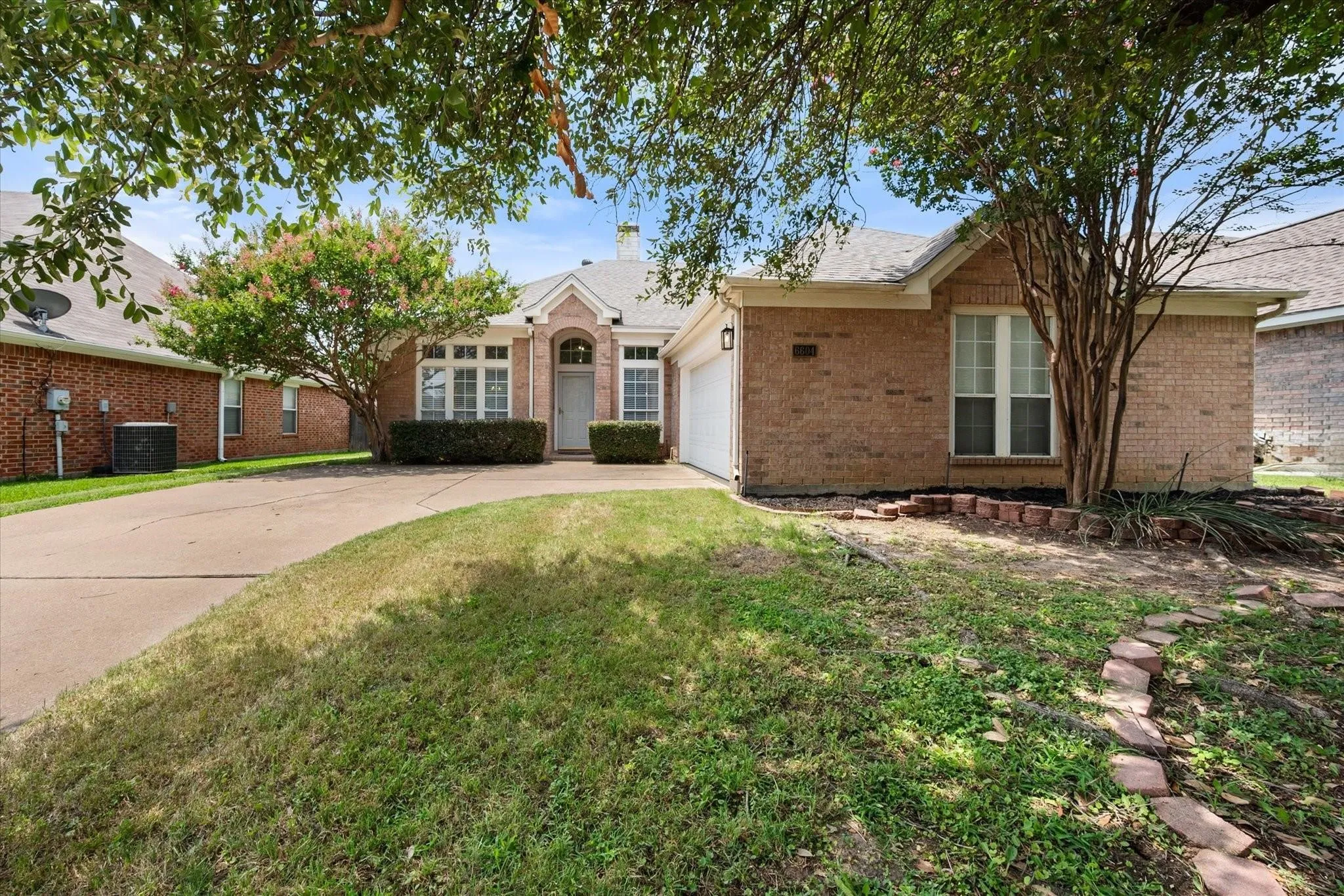 Single Family Residence For Sale in Tarrant County , 6604 High Brook Drive, Fort Worth, Texas 76132, 3 Bedroom, 2 Bathroom, 2 Garage spaces, 2,183 Sqft, built in 1997, mls#21386772, Real Estate Agent in Fort Worth, Homes For Sale in Tarrant county, Homes For Sale in Fort Worth, Realtor in Fort Worth Texas, Real Estate Brokerage Independent Realty Texas, Luminita Cordes Realtor