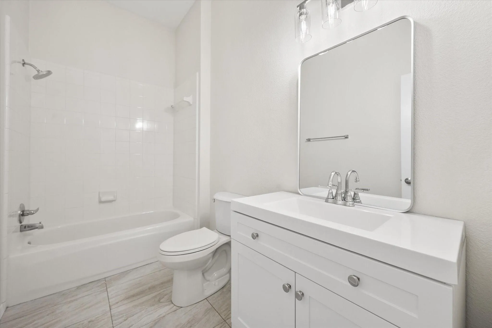 Single Family Residence For Sale in Tarrant County , 6604 High Brook Drive, Fort Worth, Texas 76132, 3 Bedroom, 2 Bathroom, 2 Garage spaces, 2,183 Sqft, built in 1997, mls#21386772, Real Estate Agent in Fort Worth, Homes For Sale in Tarrant county, Homes For Sale in Fort Worth, Realtor in Fort Worth Texas, Real Estate Brokerage Independent Realty Texas, Luminita Cordes Realtor